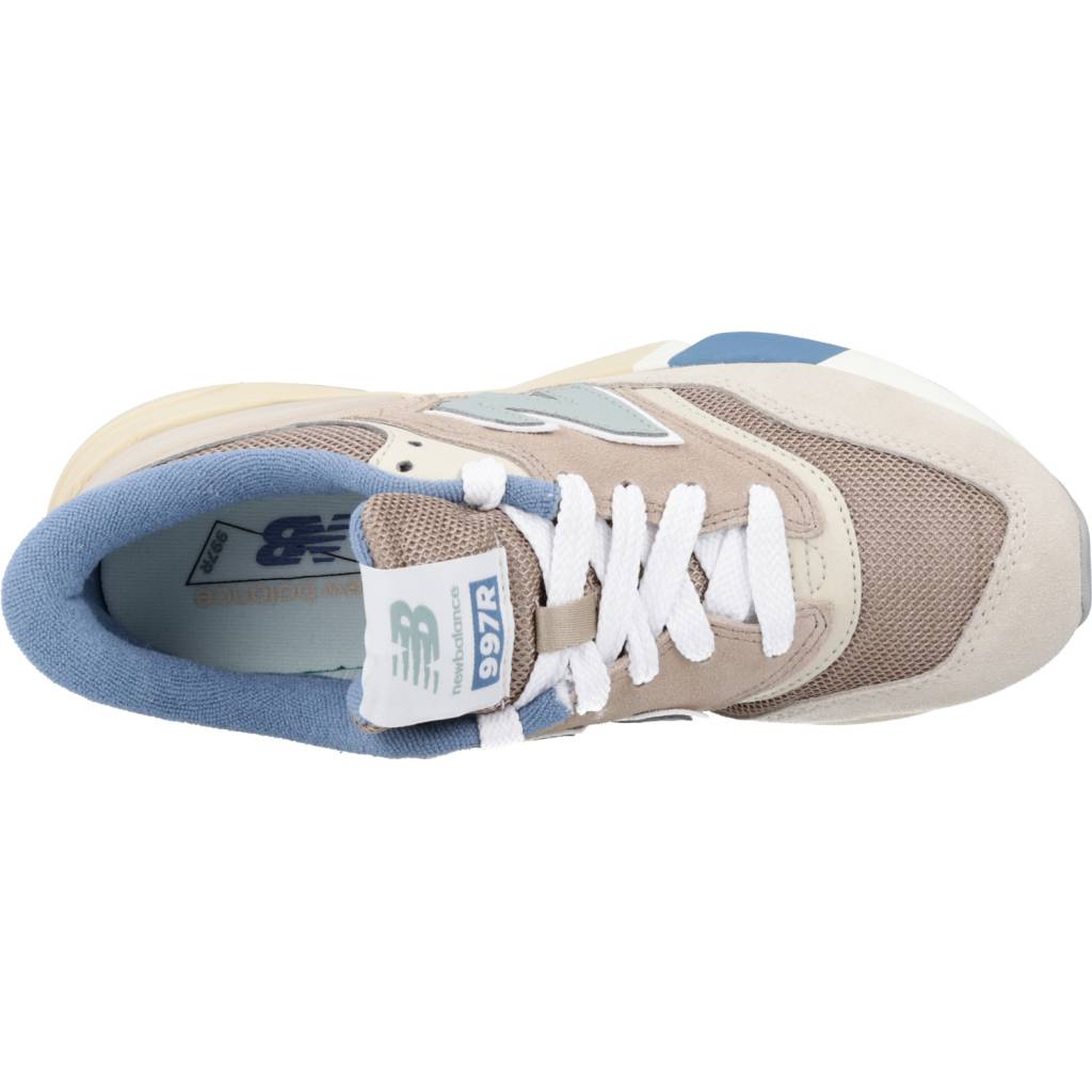 NEW BALANCE URBC en color BEIS  (10)