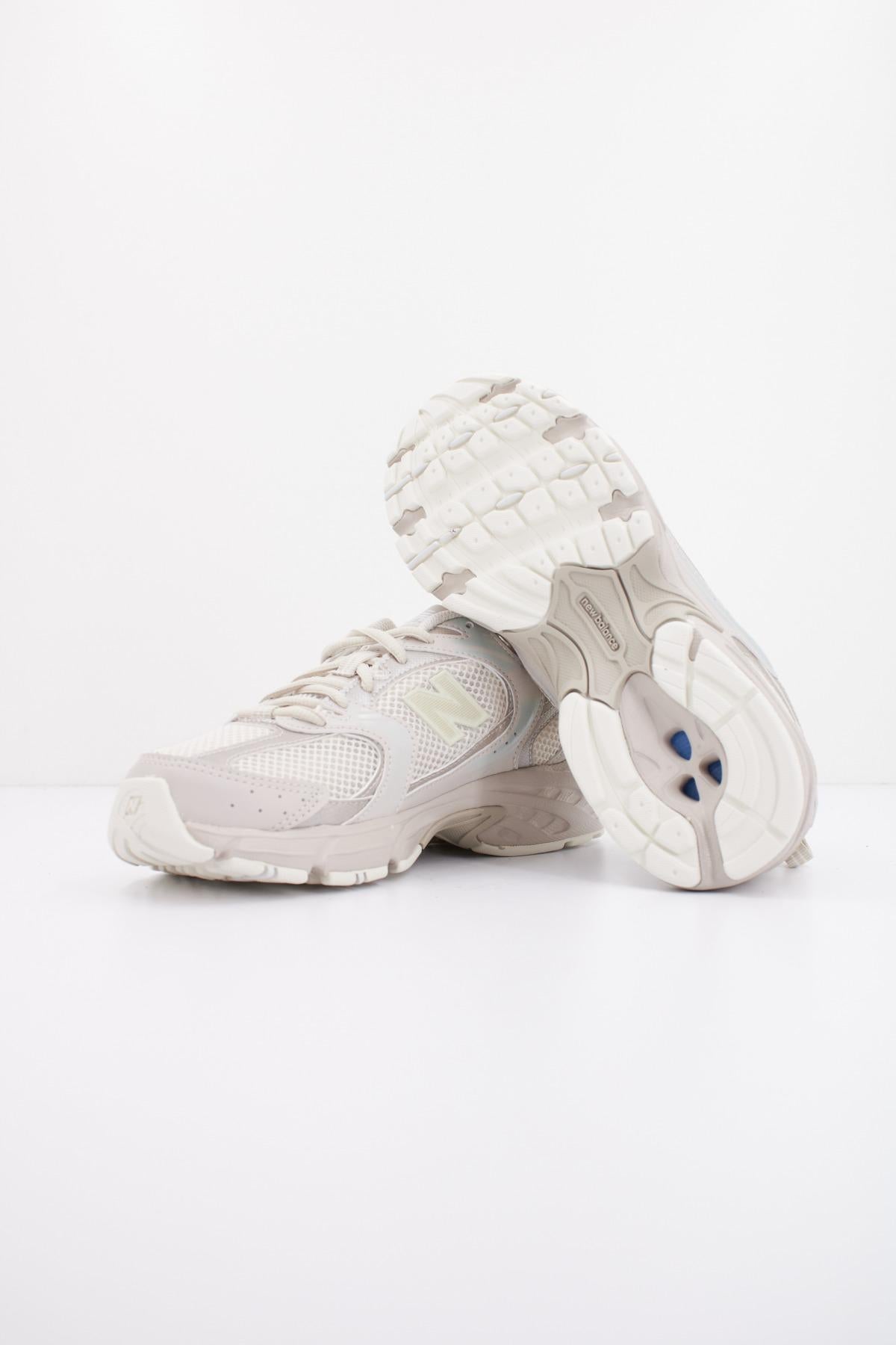 NEW BALANCE MR AA en color GRIS  (4)