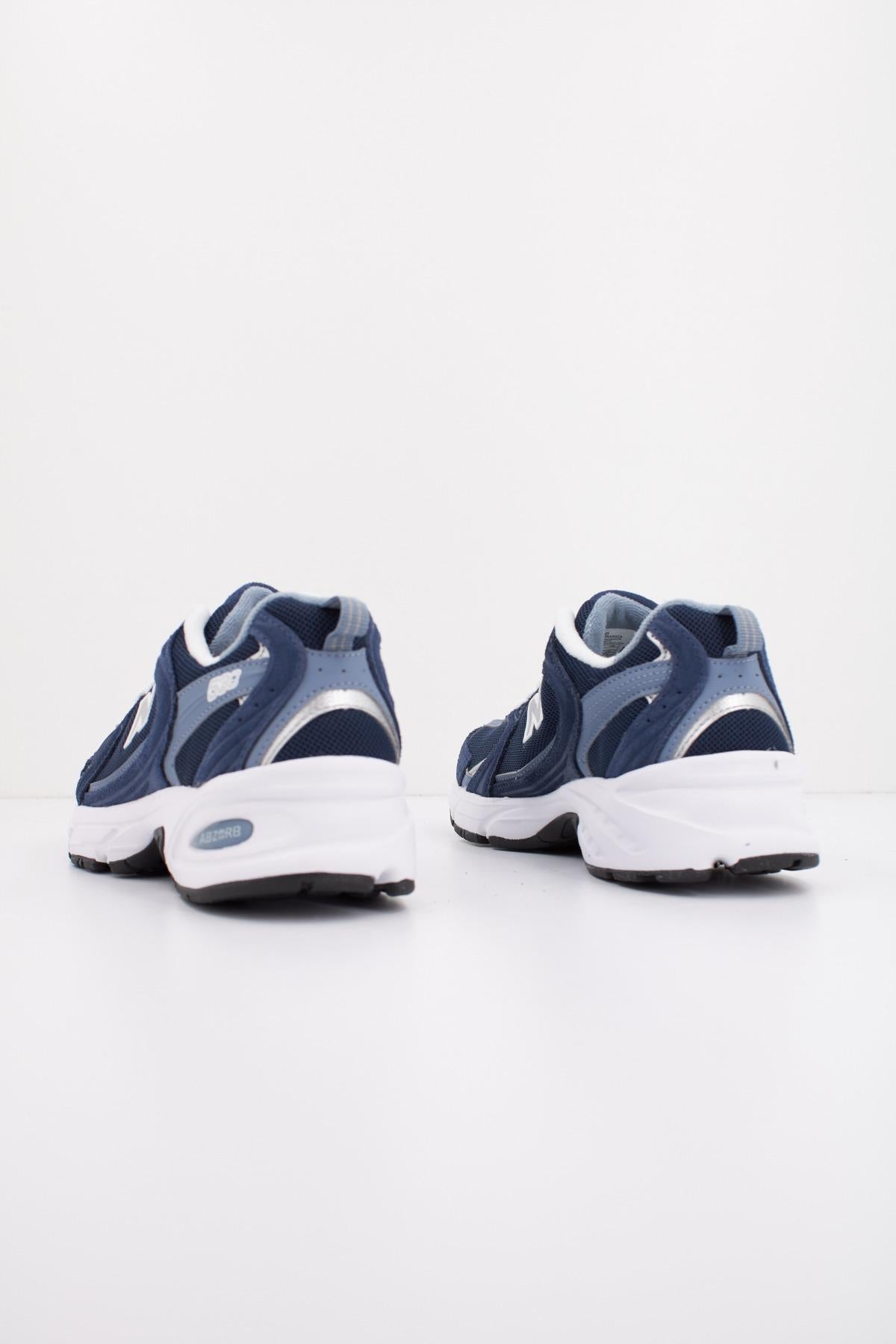 NEW BALANCE MR CA en color AZUL  (3)