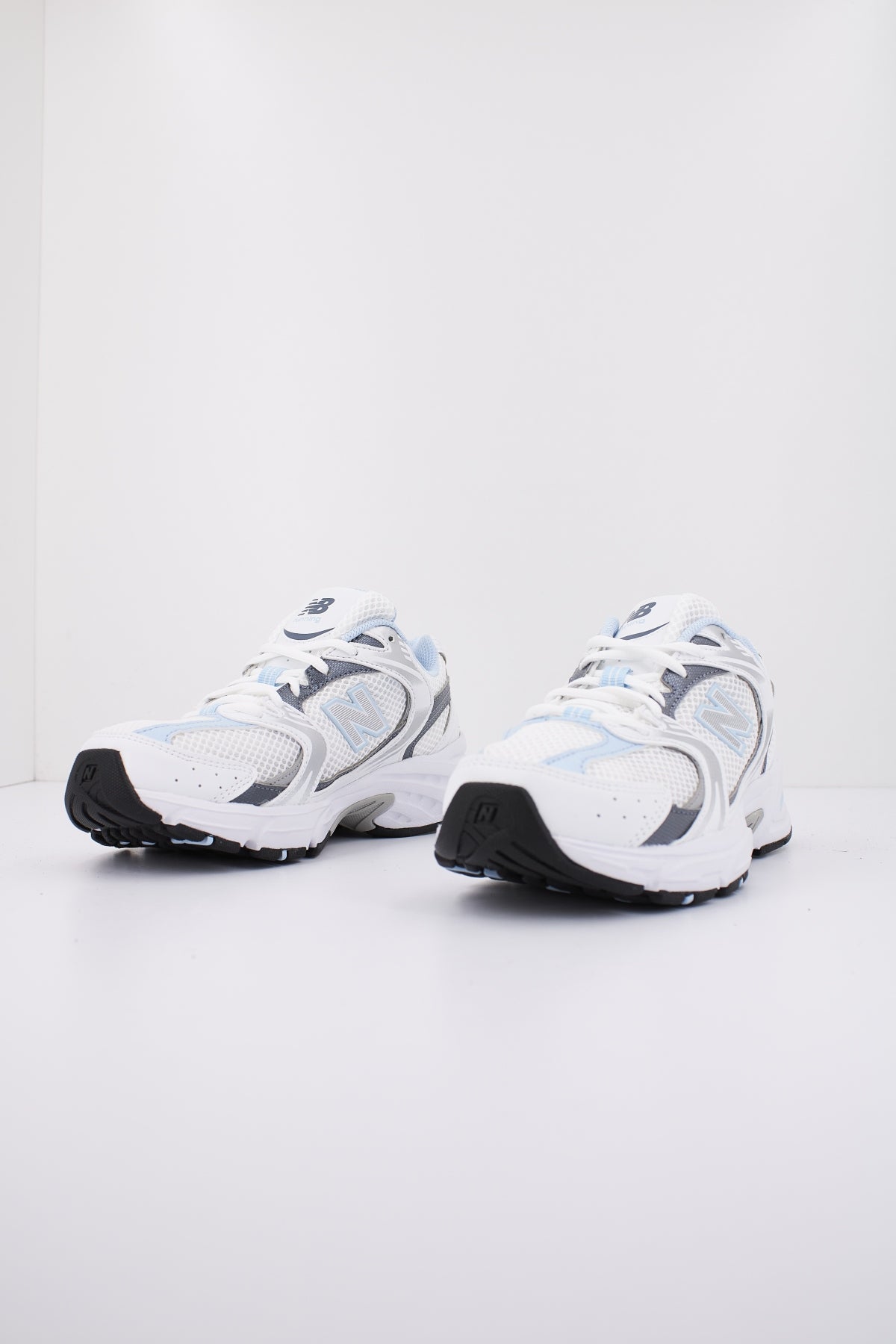 NEW BALANCE MR RA  en color BLANCO  (2)