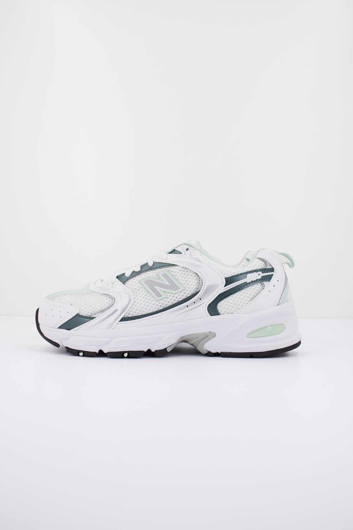 NEW BALANCE MR RB  en color BLANCO  (1)