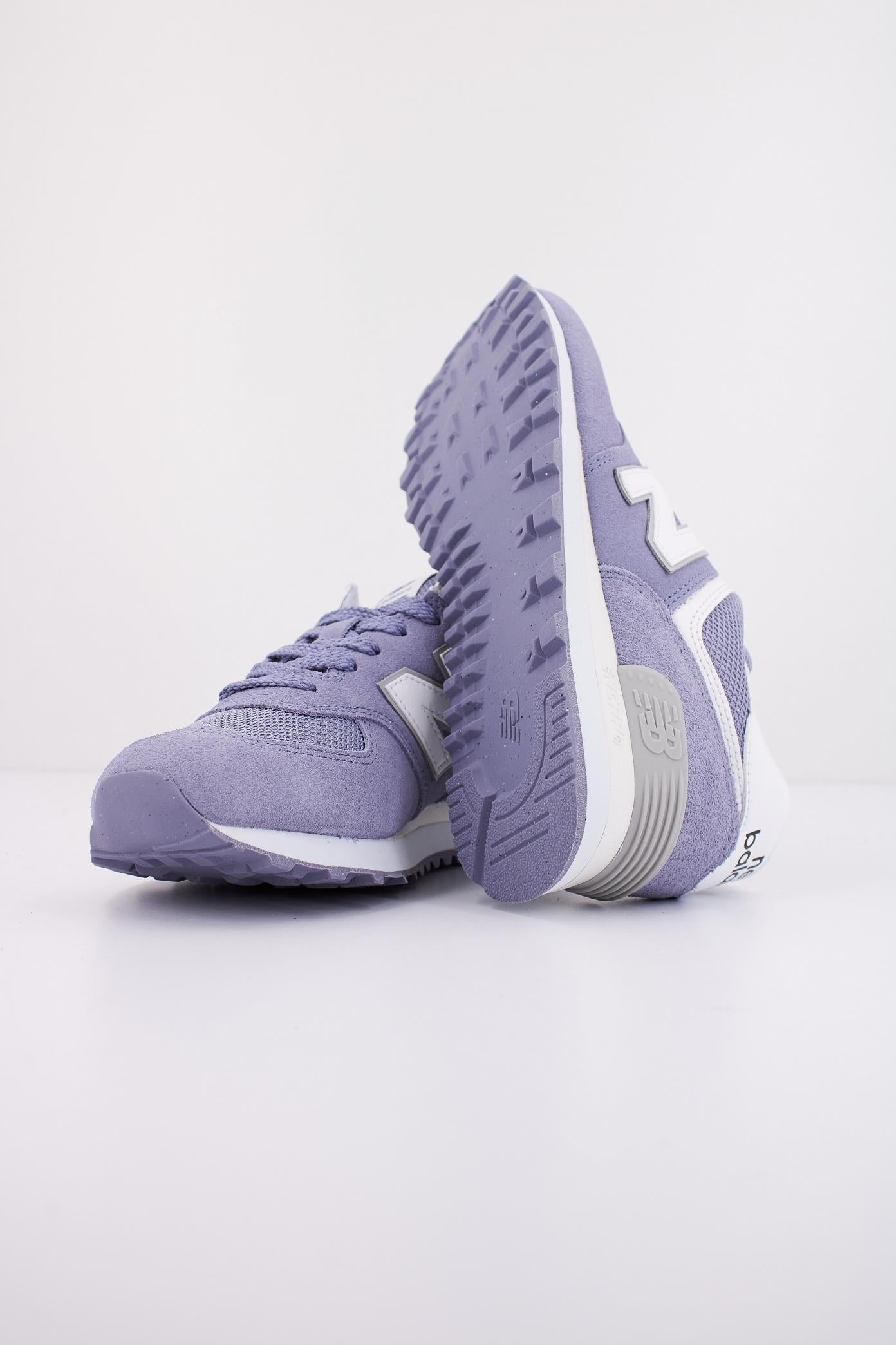 NEW BALANCE U RWE en color VIOLETA  (4)