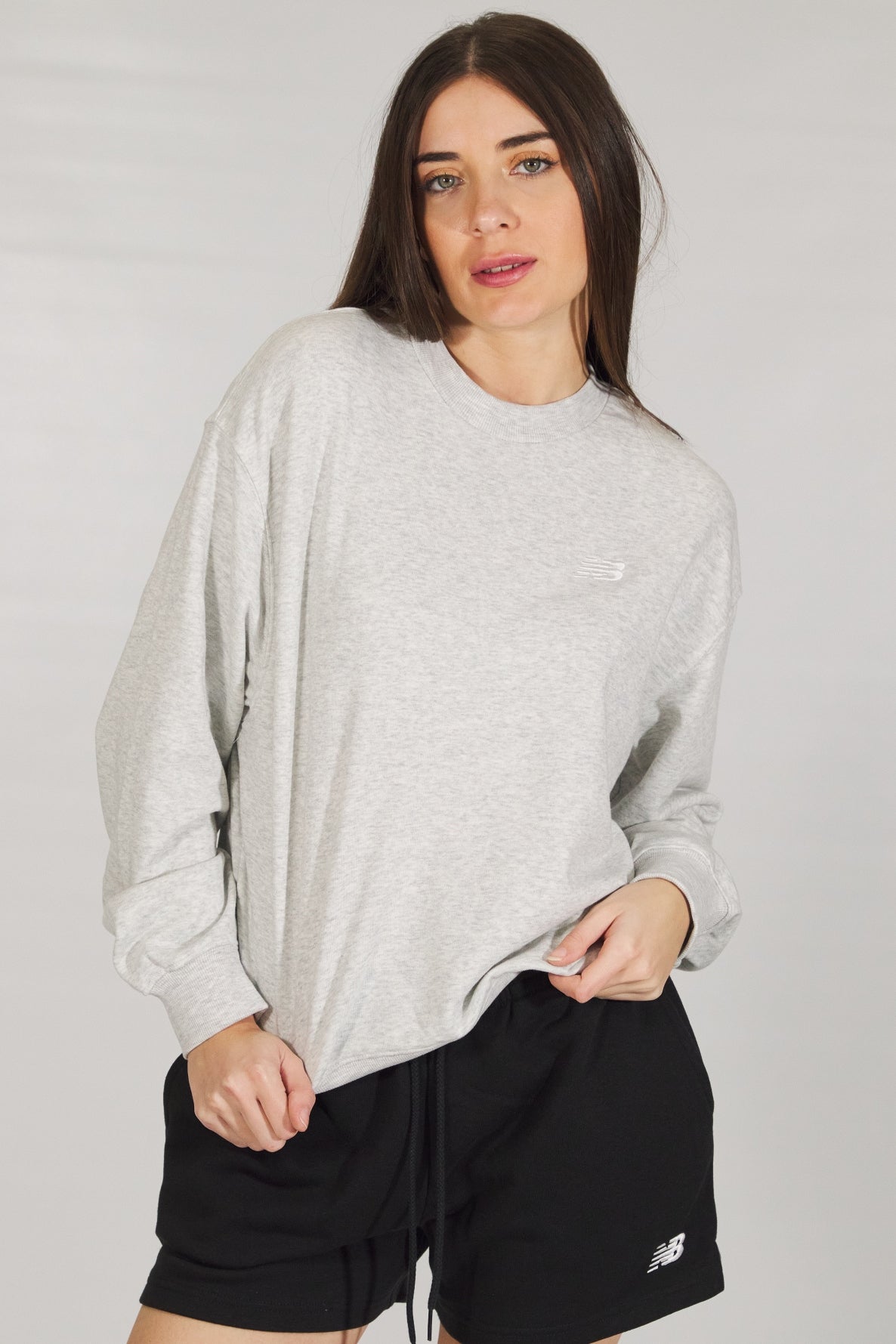 NEW BALANCE FRENCH TERRY SM en color GRIS  (1)