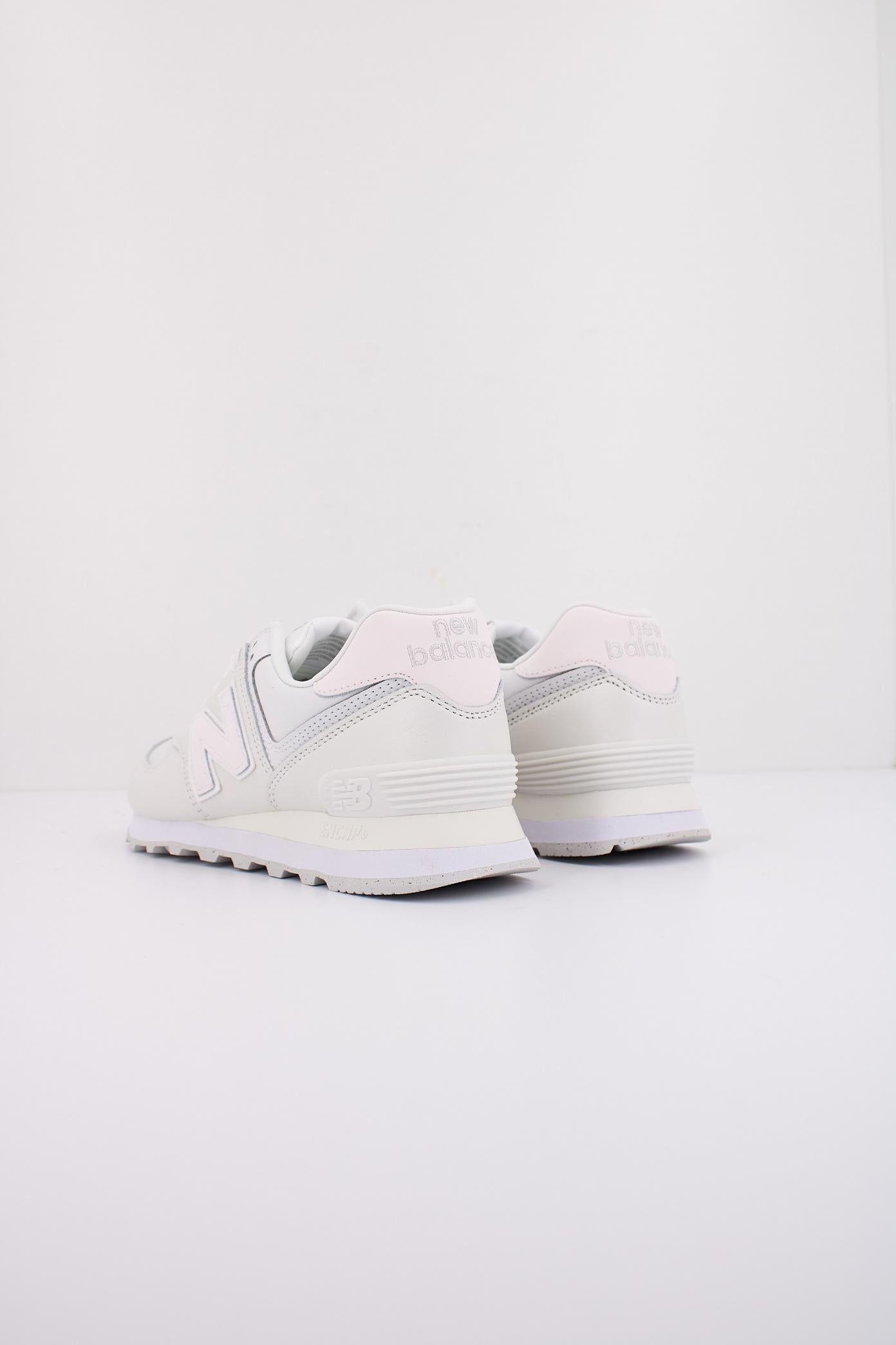 NEW BALANCE WL FJ en color BLANCO  (4)