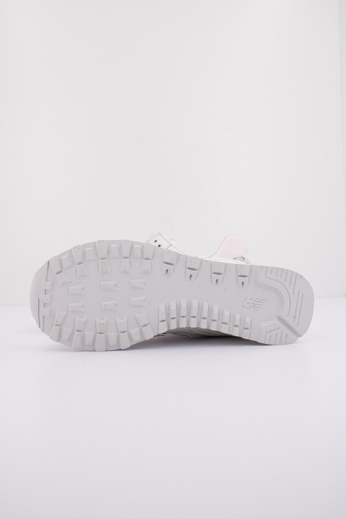 NEW BALANCE WL FJ en color BLANCO  (5)