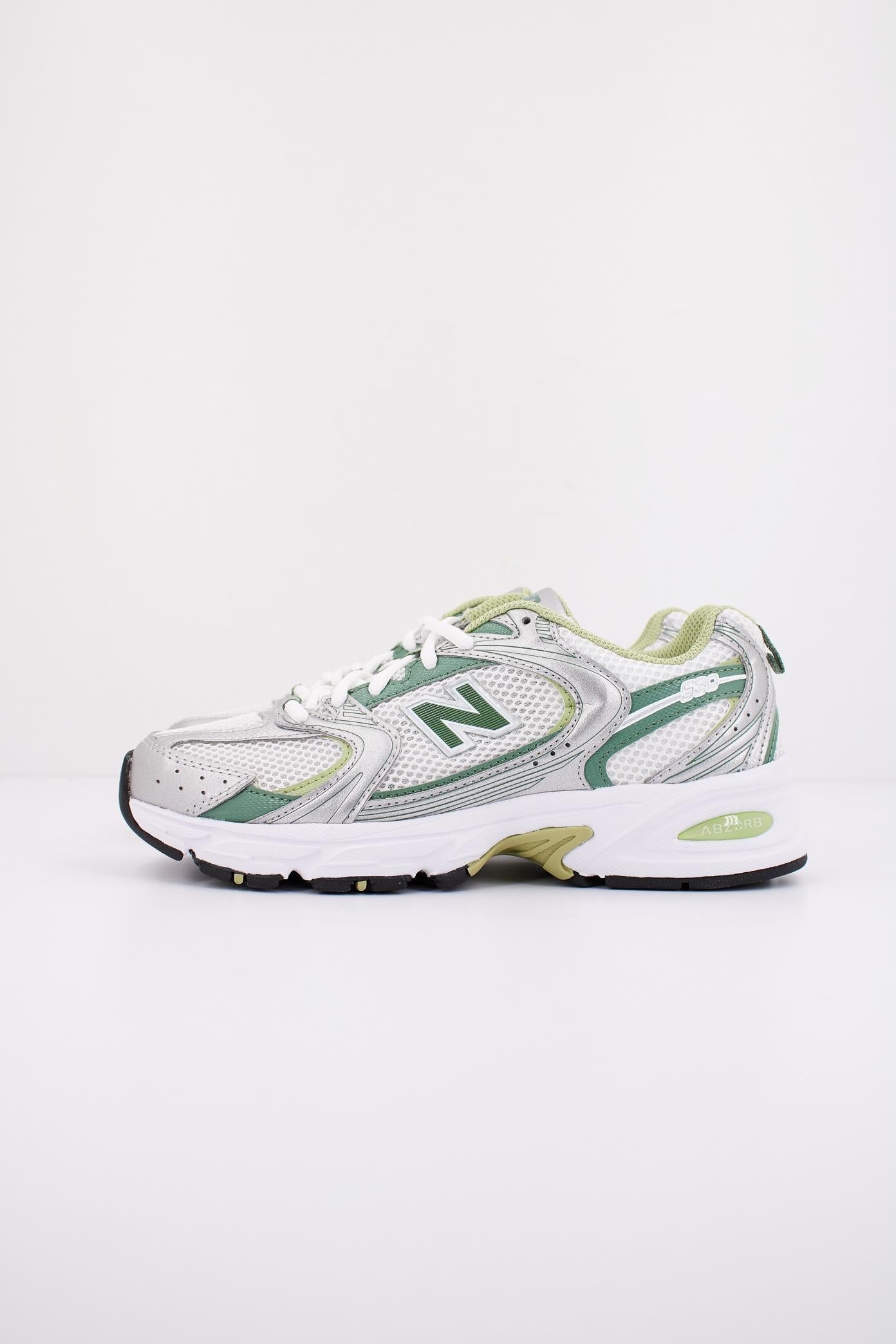 NEW BALANCE MR  en color VERDE  (1)