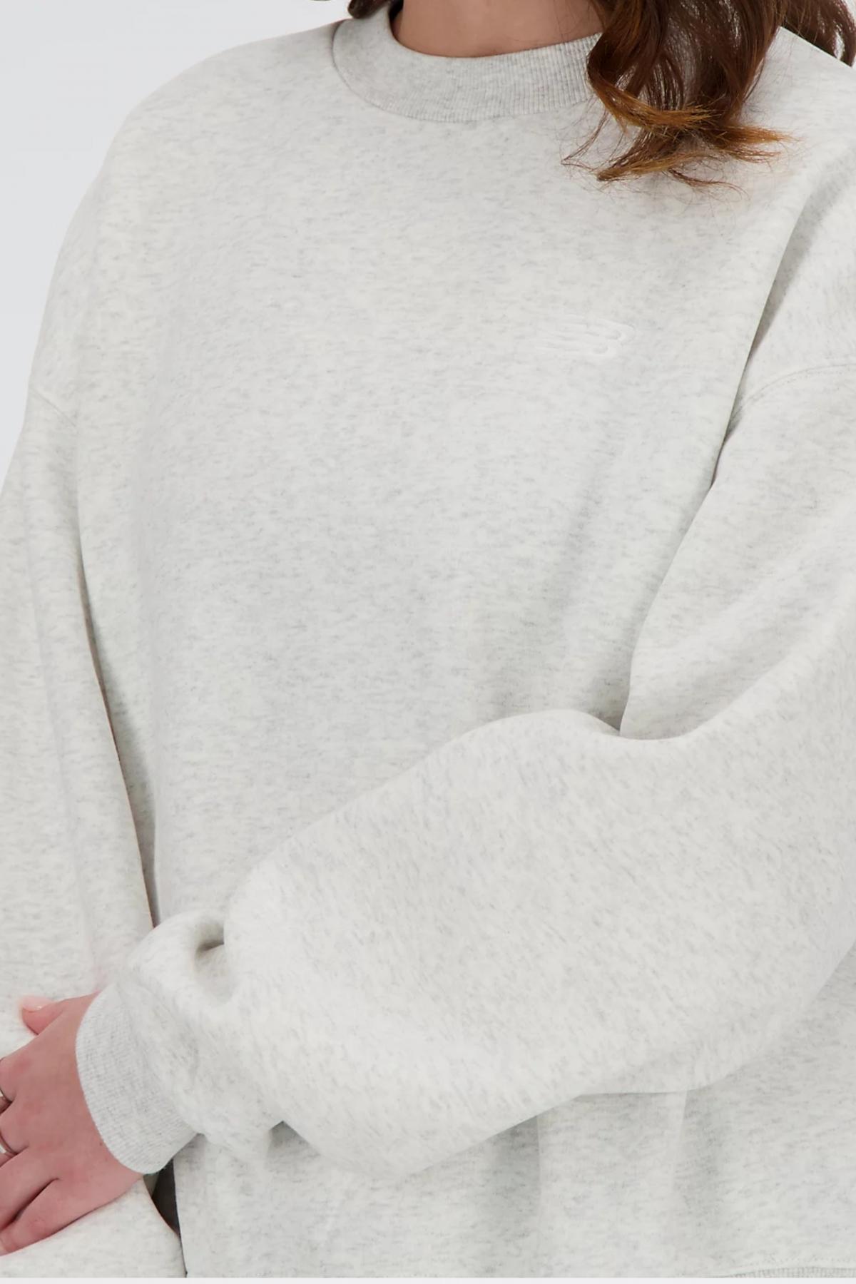 NEW BALANCE SPORT ESSENTIALS FLEECE CRE en color GRIS  (4)