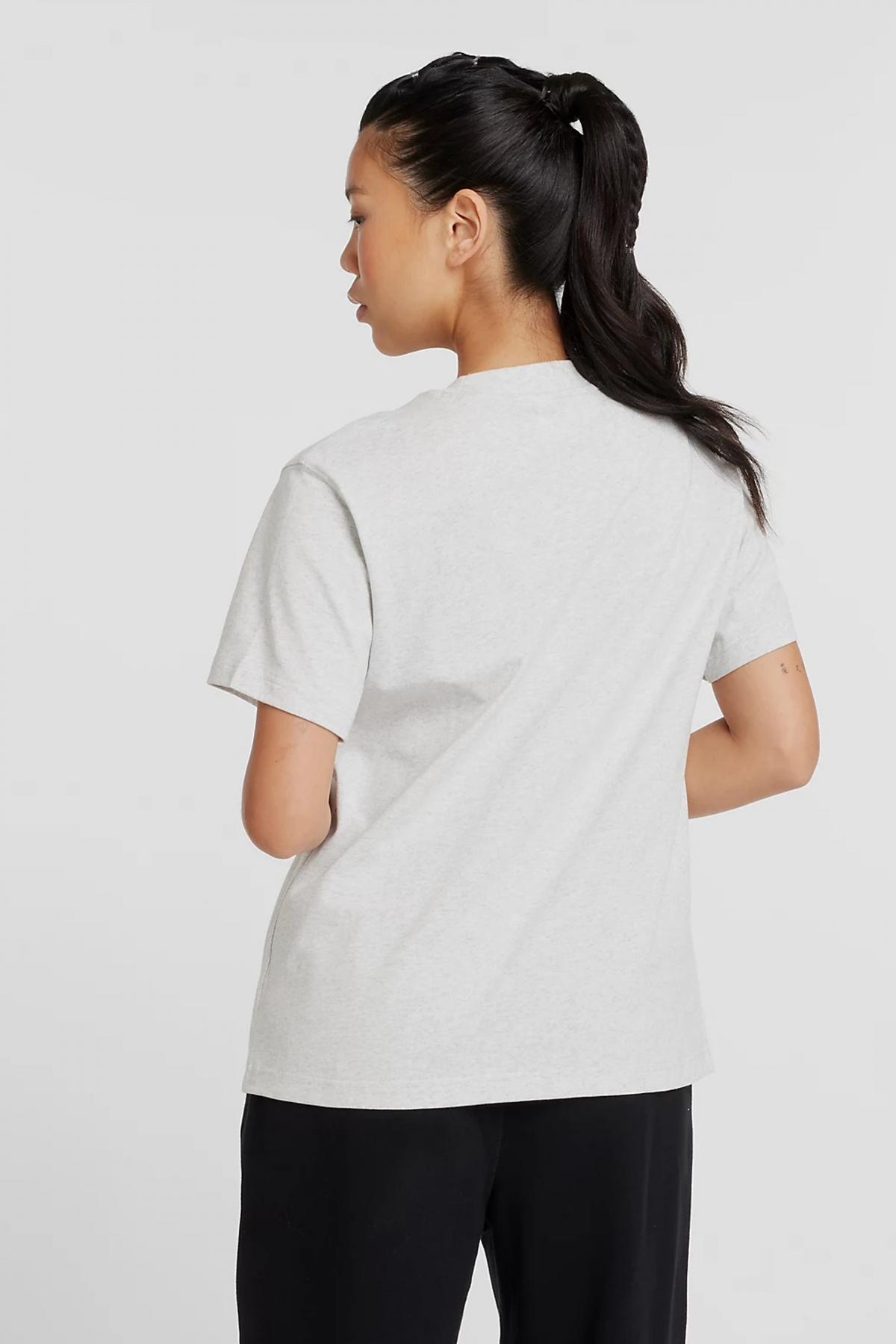NEW BALANCE EMBOSSED LOGO JERSEY T-SHIR en color GRIS  (3)