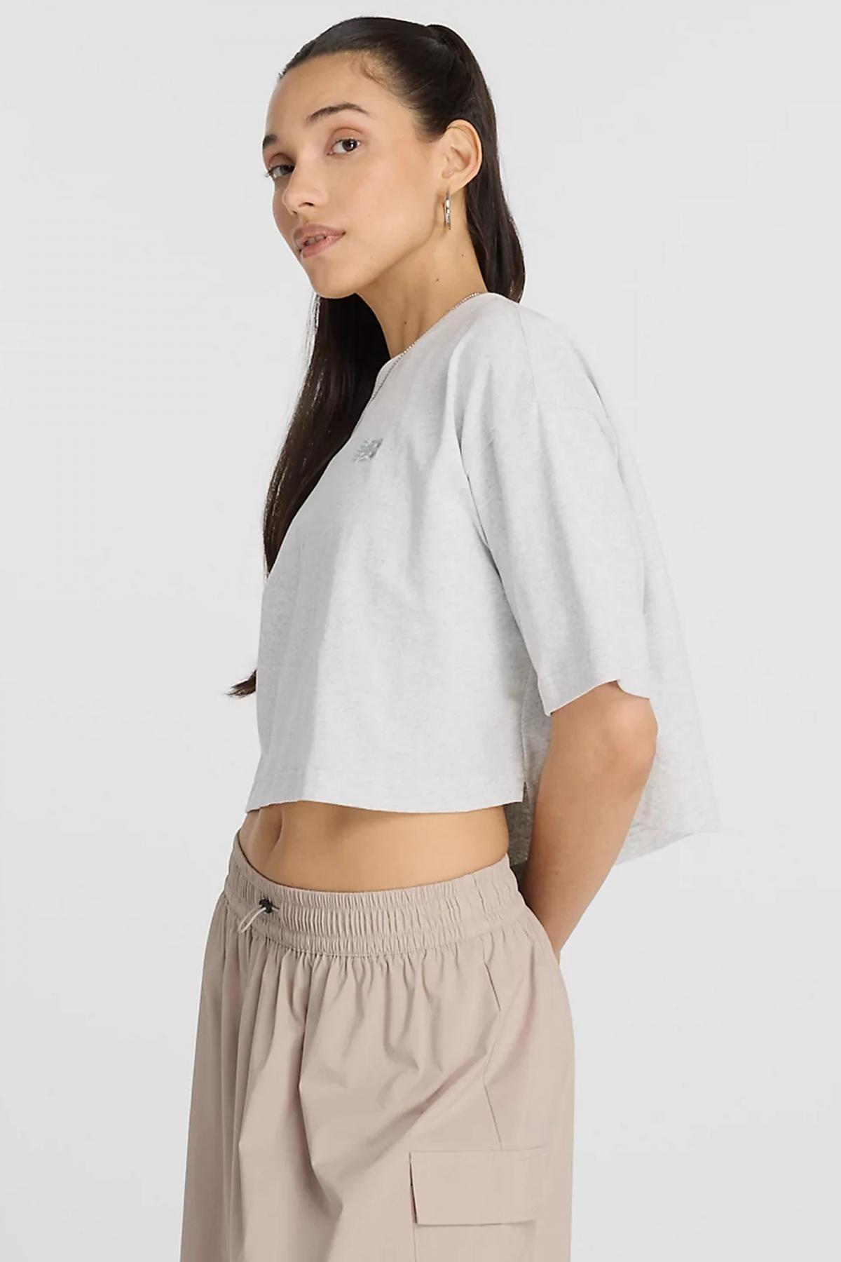 NEW BALANCE LOGO OVERSIZED JERSEY T-SHI en color GRIS  (2)