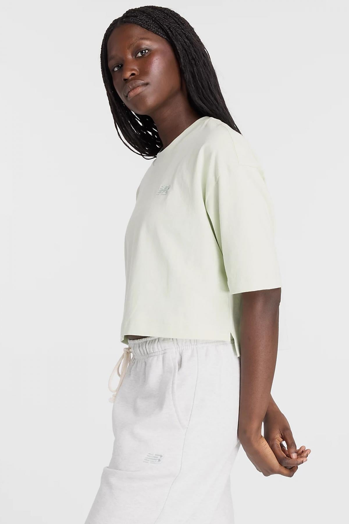 NEW BALANCE LOGO OVERSIZED JERSEY T-SHI en color VERDE  (2)