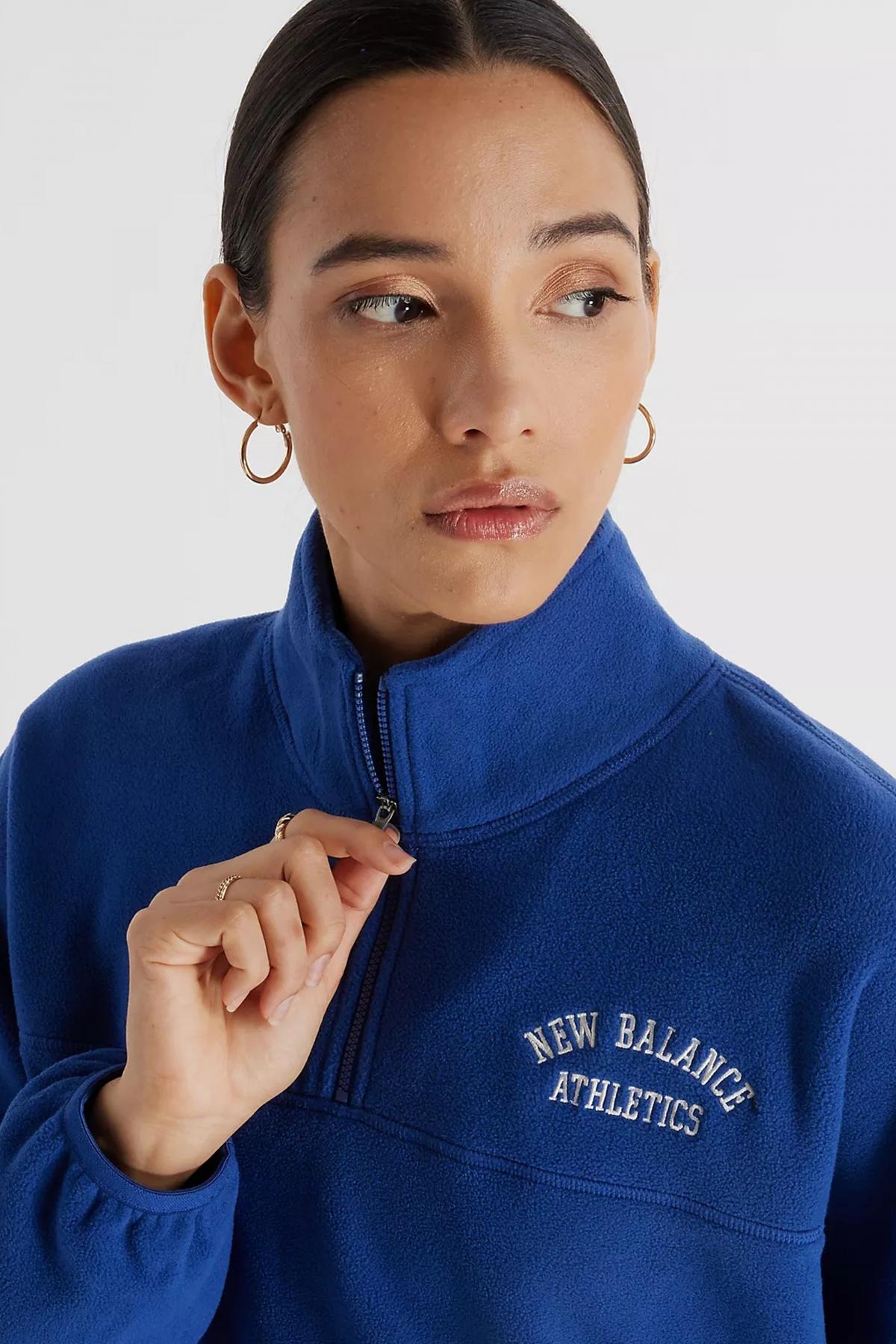 NEW BALANCE GRAPHIC POLAR FLEECE HALF Z en color AZUL  (4)