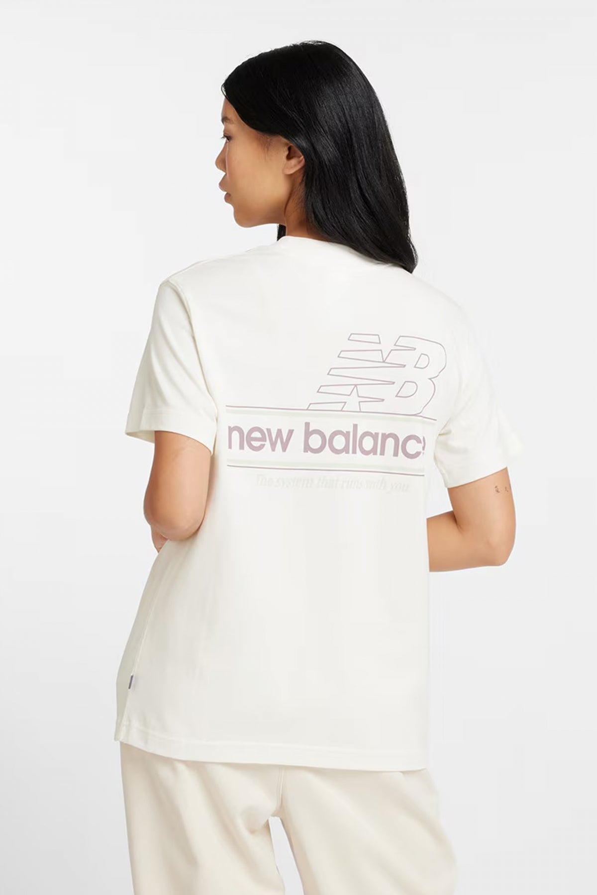 NEW BALANCE ATHLETICS RELAXED SYSTEM T- en color BLANCO  (2)