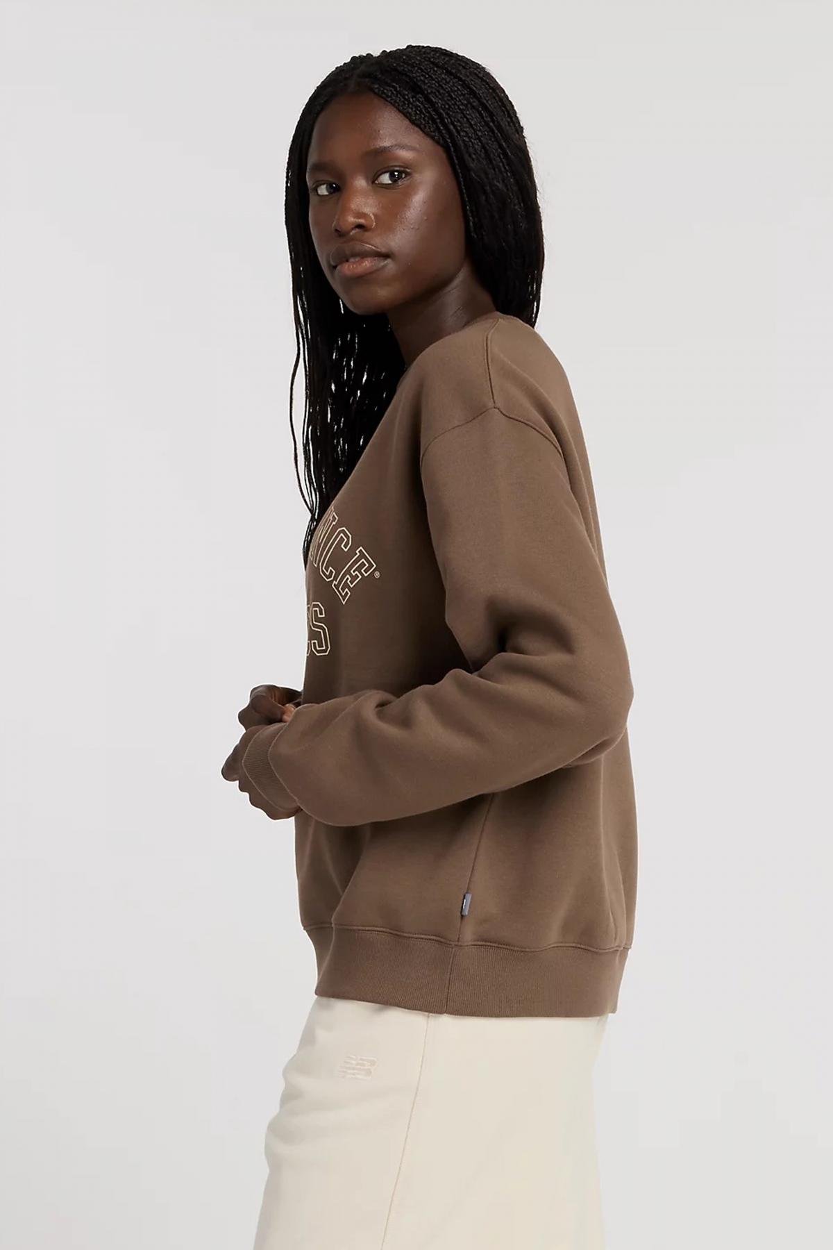 NEW BALANCE GRAPHIC FLEECE CREW en color MARRON  (2)