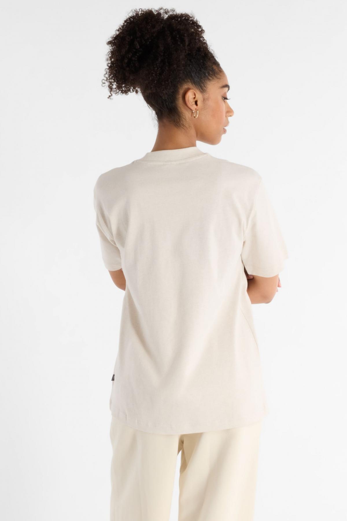 NEW BALANCE ATHLETICS OVERSIZED CREST T en color BLANCO  (3)
