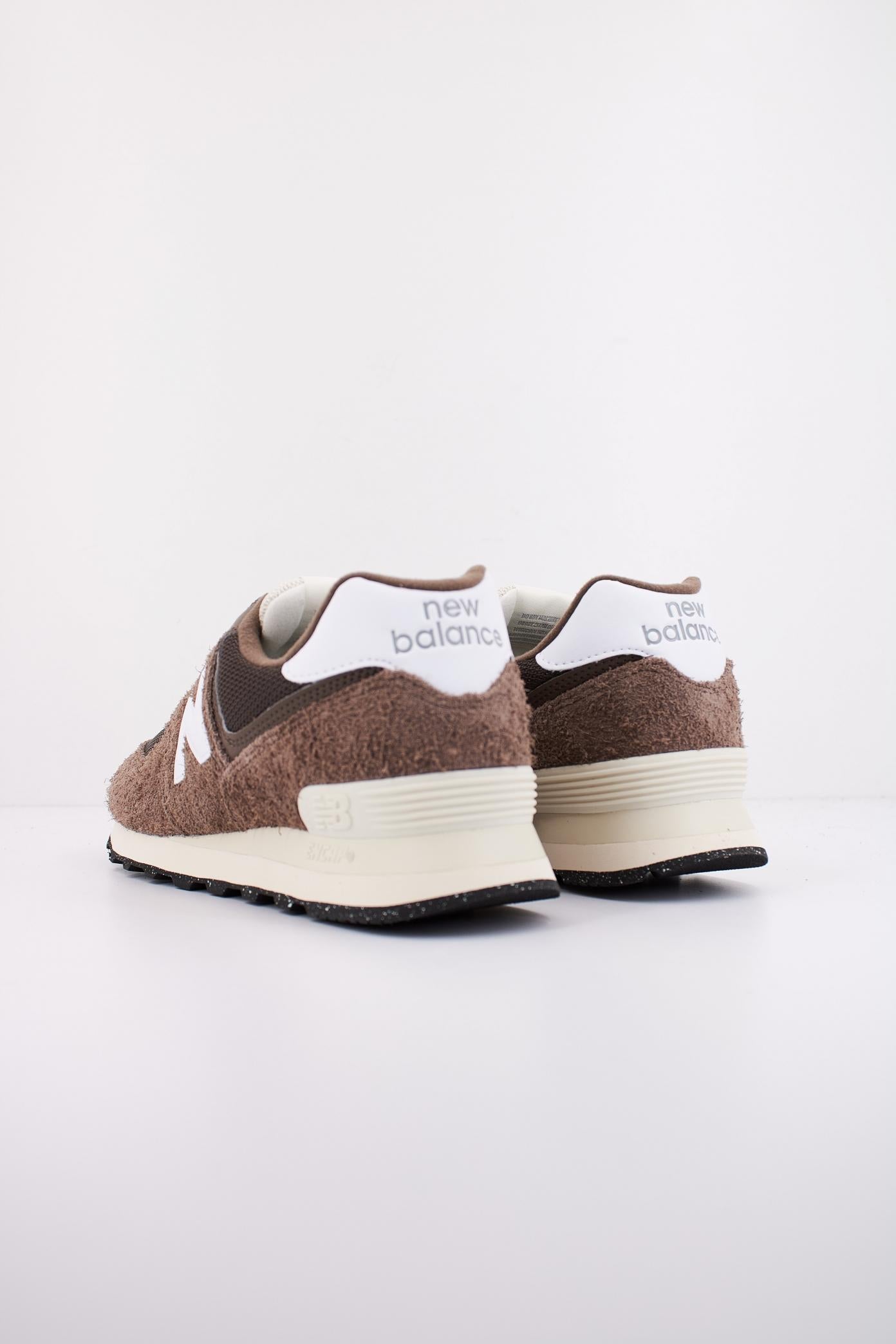 NEW BALANCE U en color MARRON  (4)