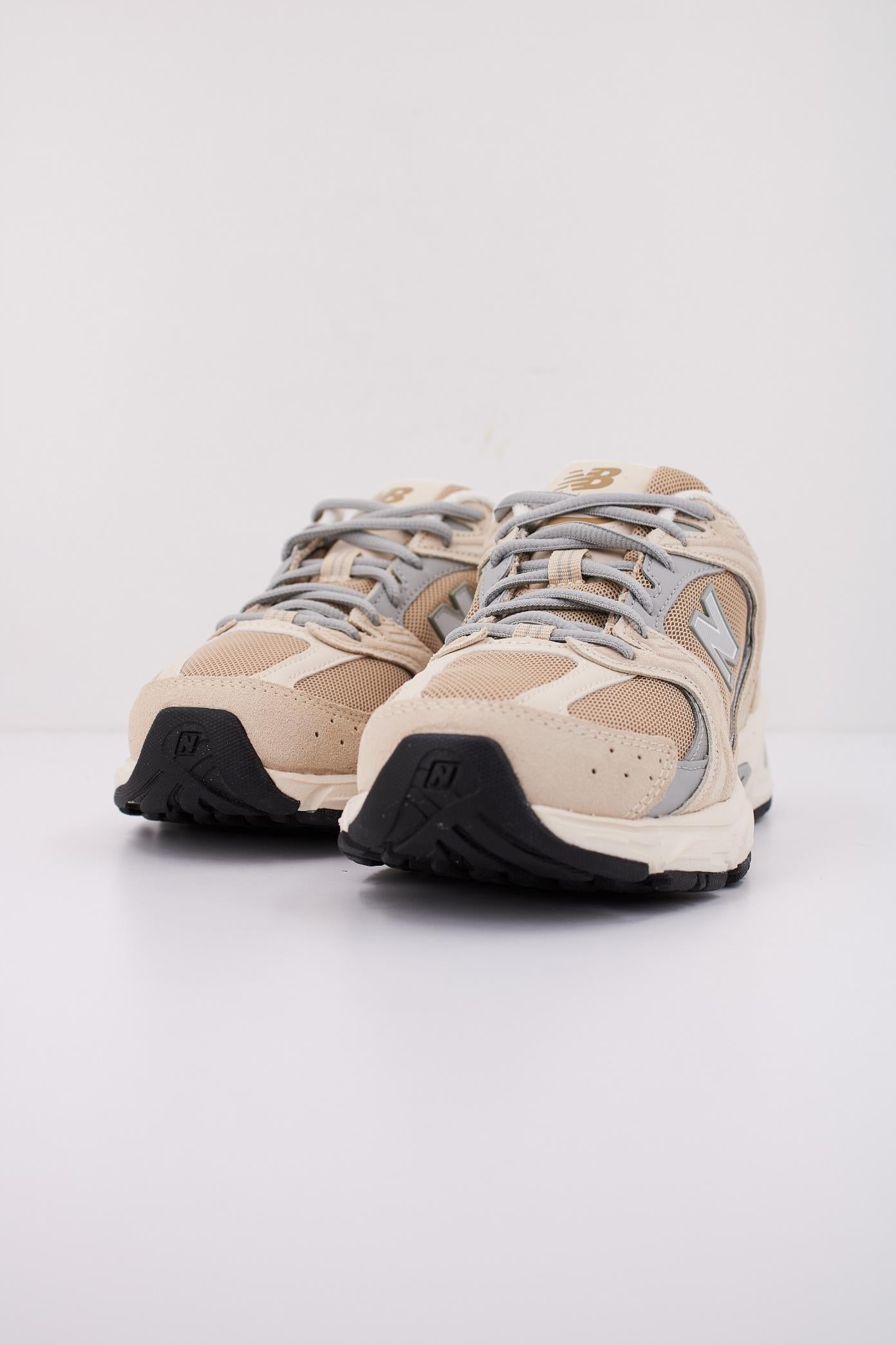 NEW BALANCE MR CP en color BEIS  (2)