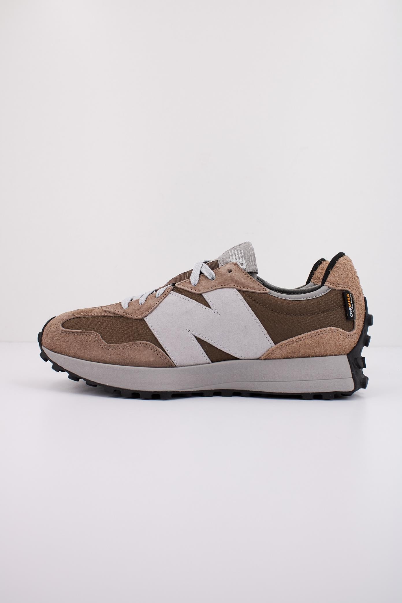 NEW BALANCE U  en color MARRON  (1)