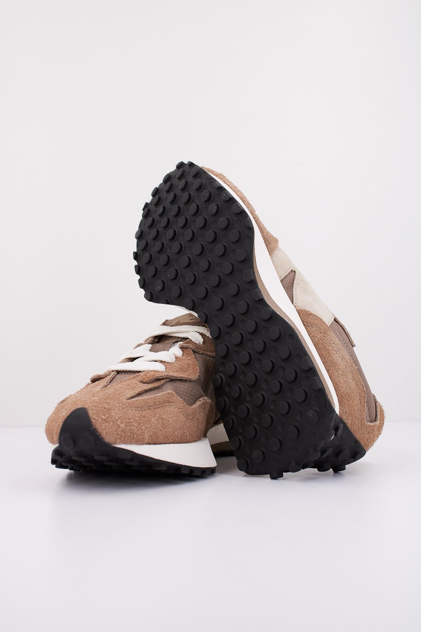 NEW BALANCE  en color MARRON  (5)