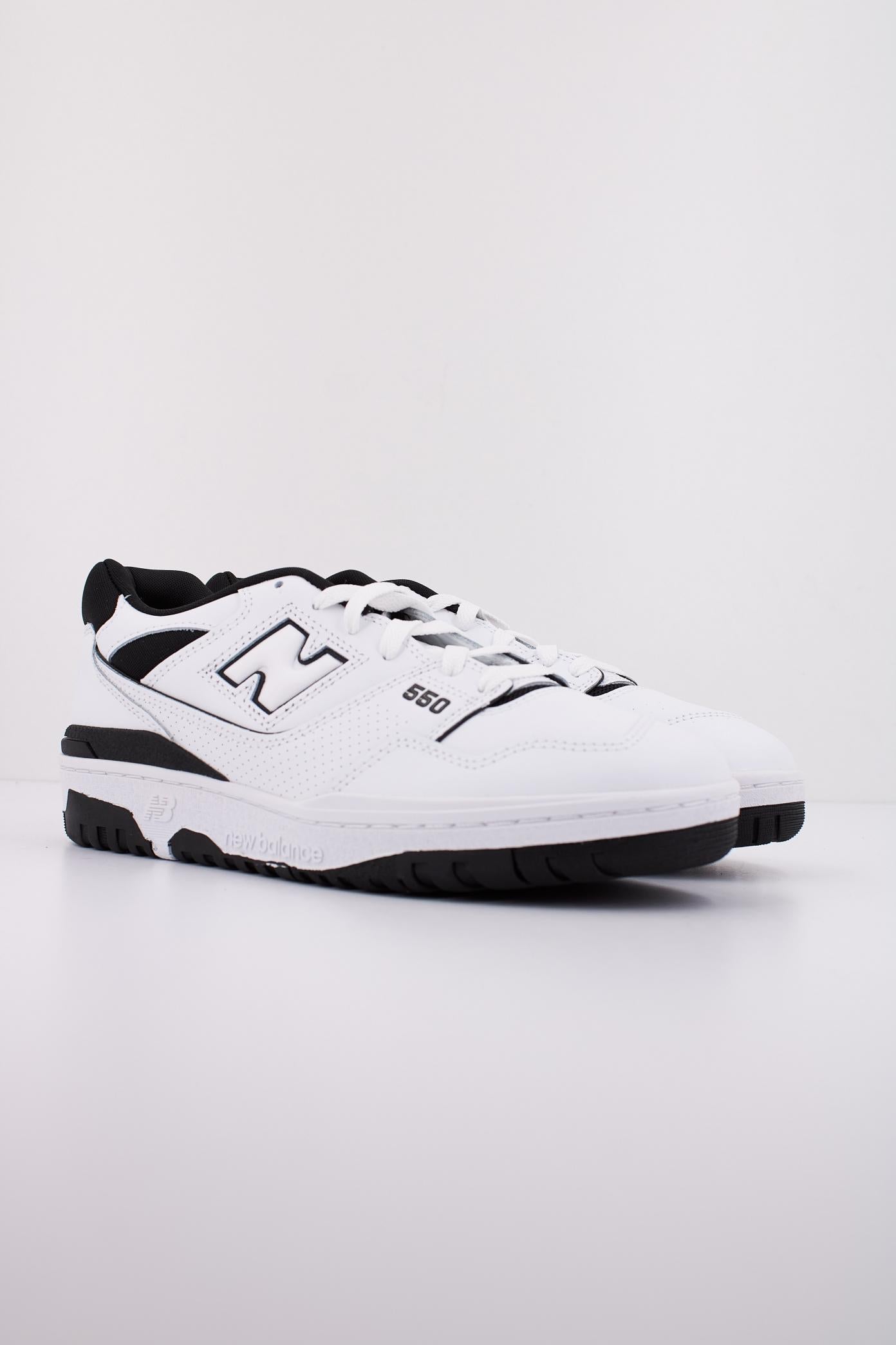 NEW BALANCE BB  en color BLANCO  (2)