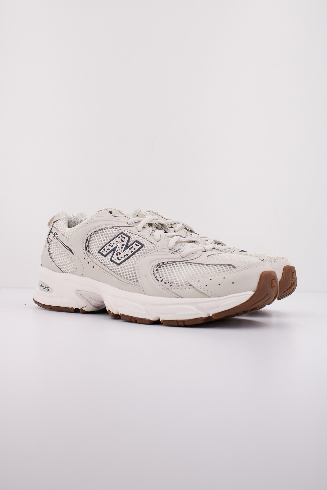NEW BALANCE MR en color BEIS  (2)
