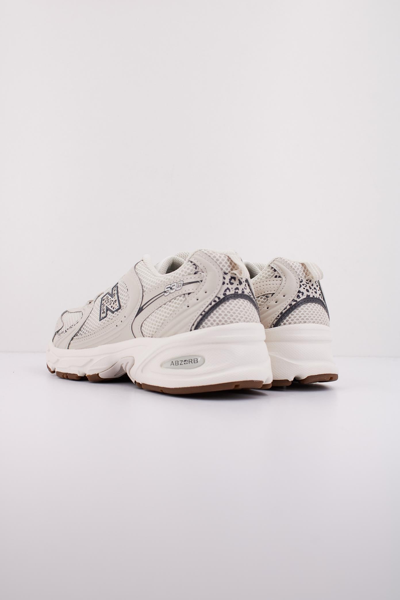 NEW BALANCE MR en color BEIS  (4)