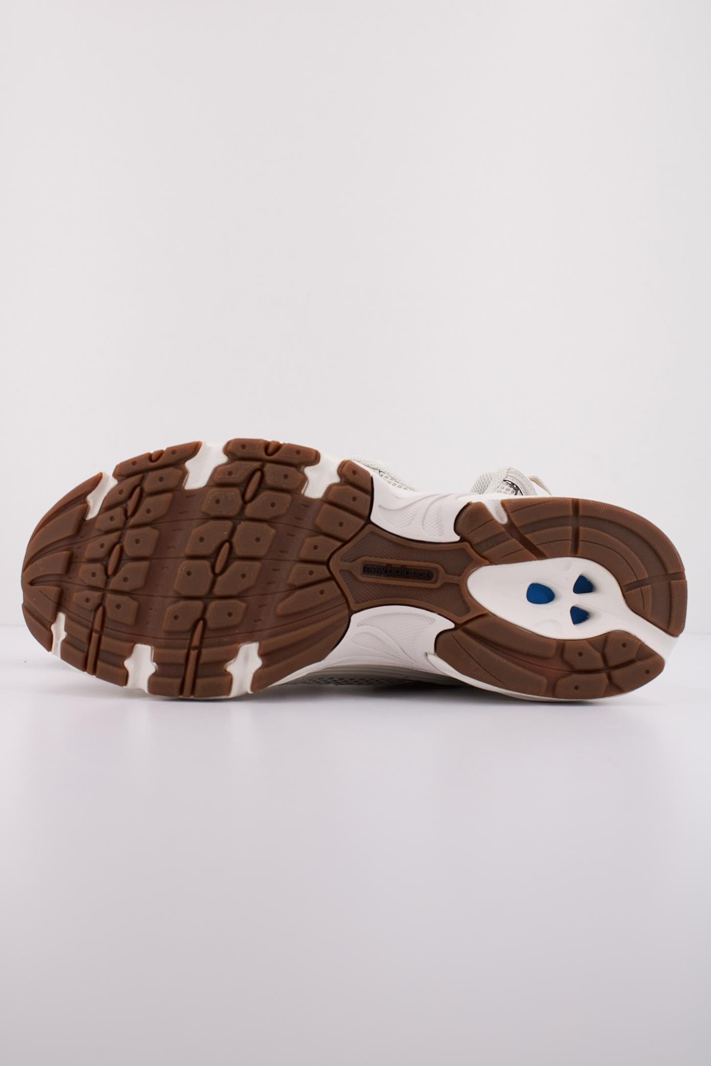 NEW BALANCE MR en color BEIS  (5)