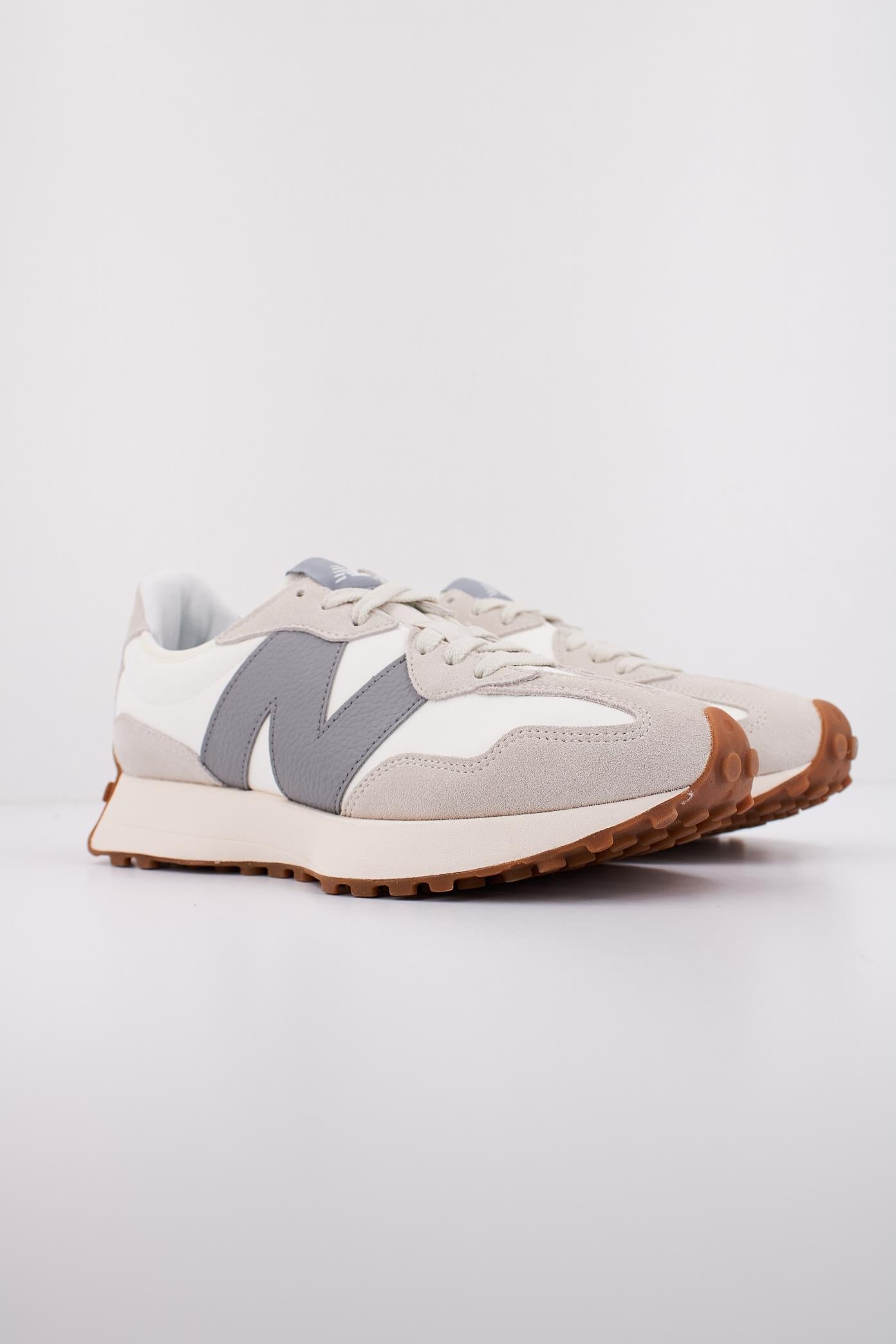 NEW BALANCE U LT en color BLANCO  (2)