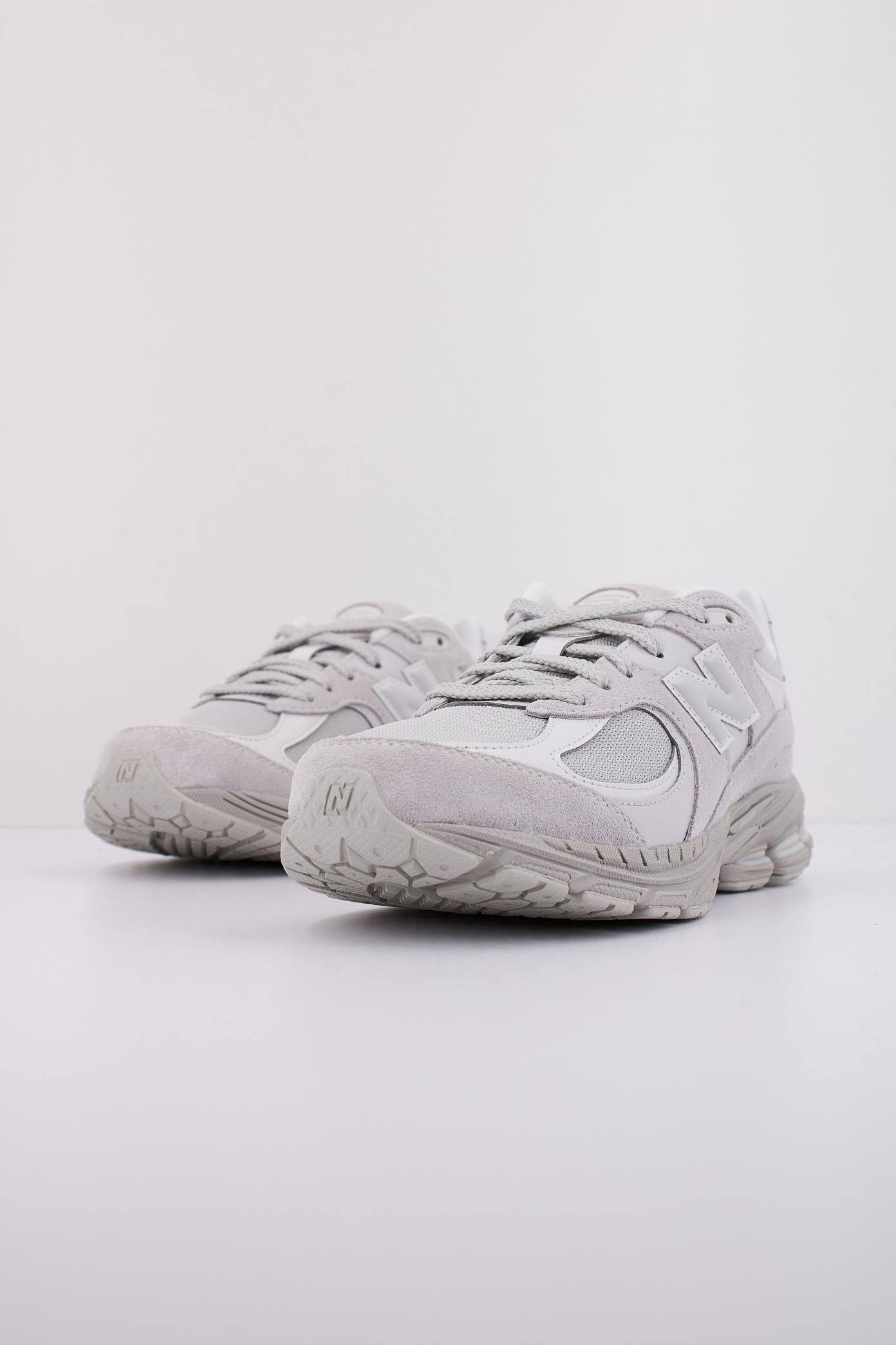 NEW BALANCE GC en color GRIS  (2)
