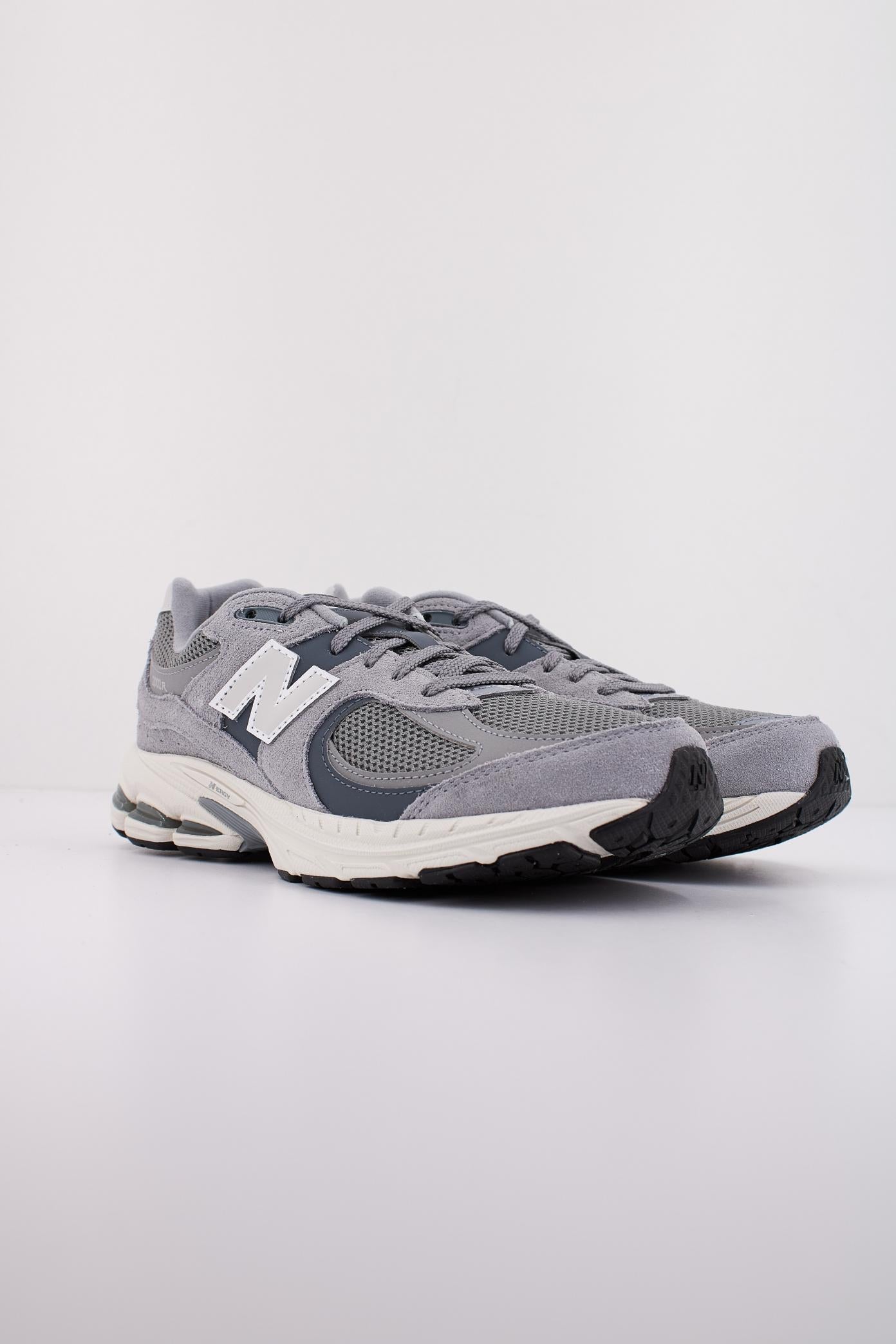 NEW BALANCE GC  en color GRIS  (2)