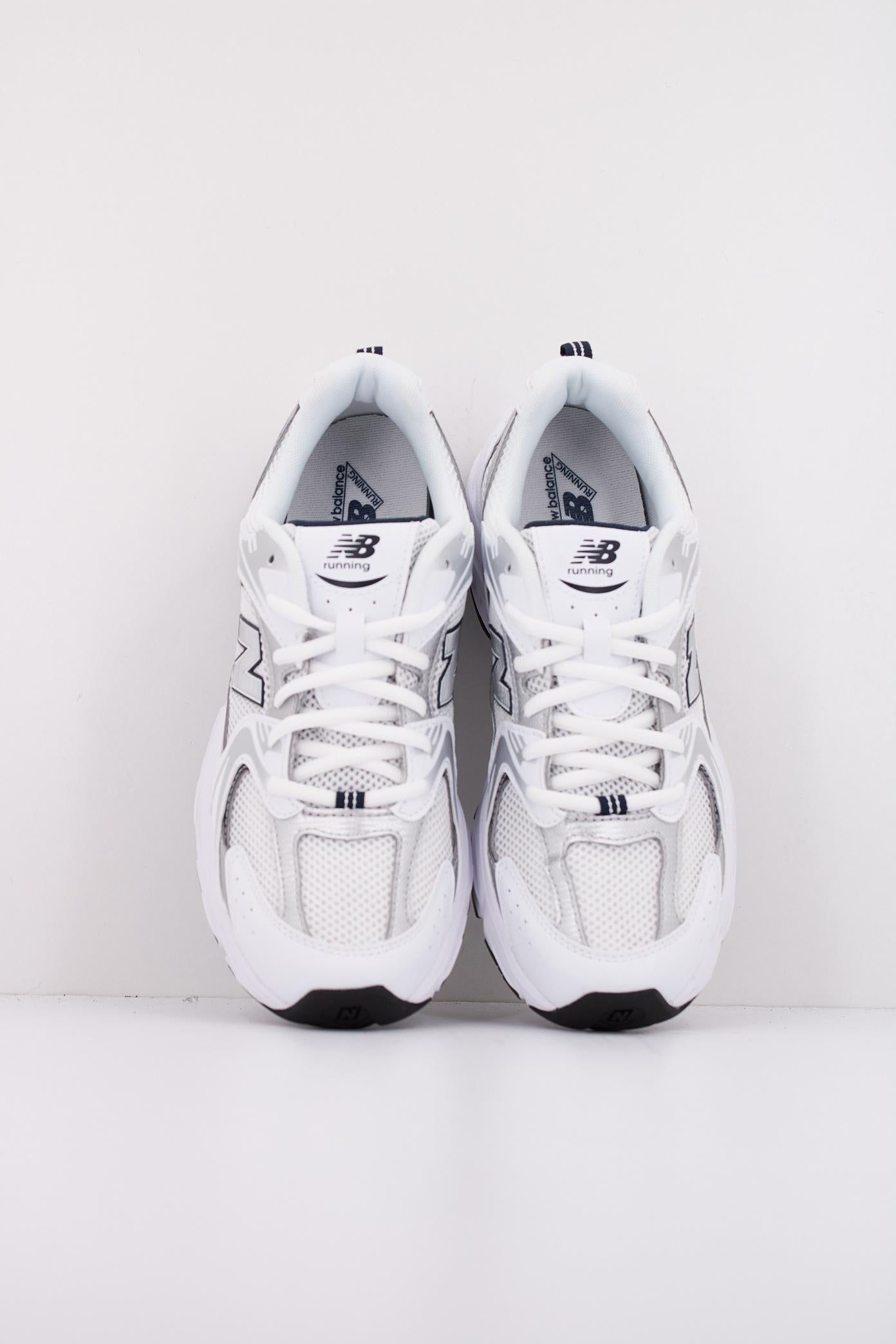 NEW BALANCE GR SB en color BLANCO  (3)