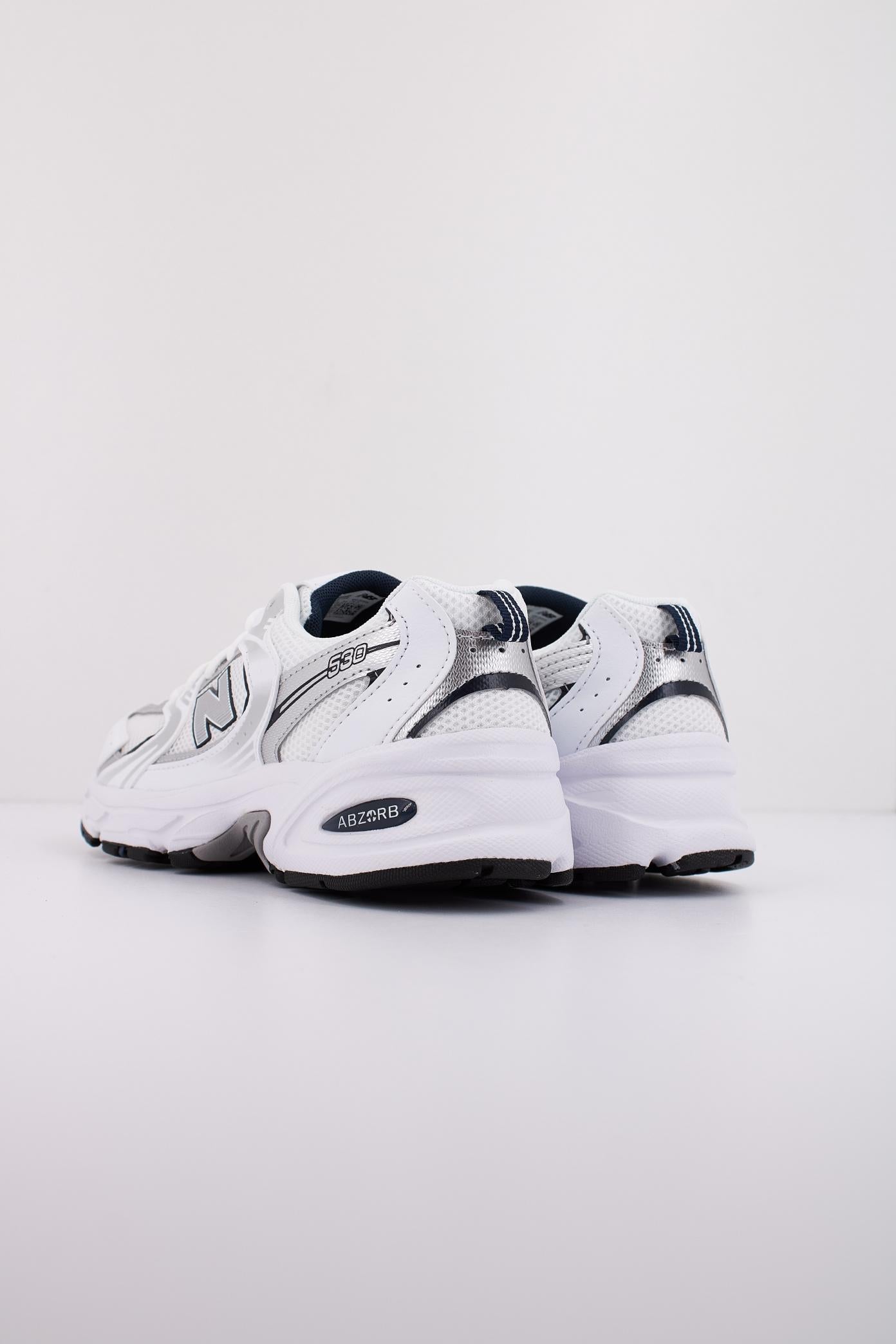 NEW BALANCE GR SB en color BLANCO  (4)
