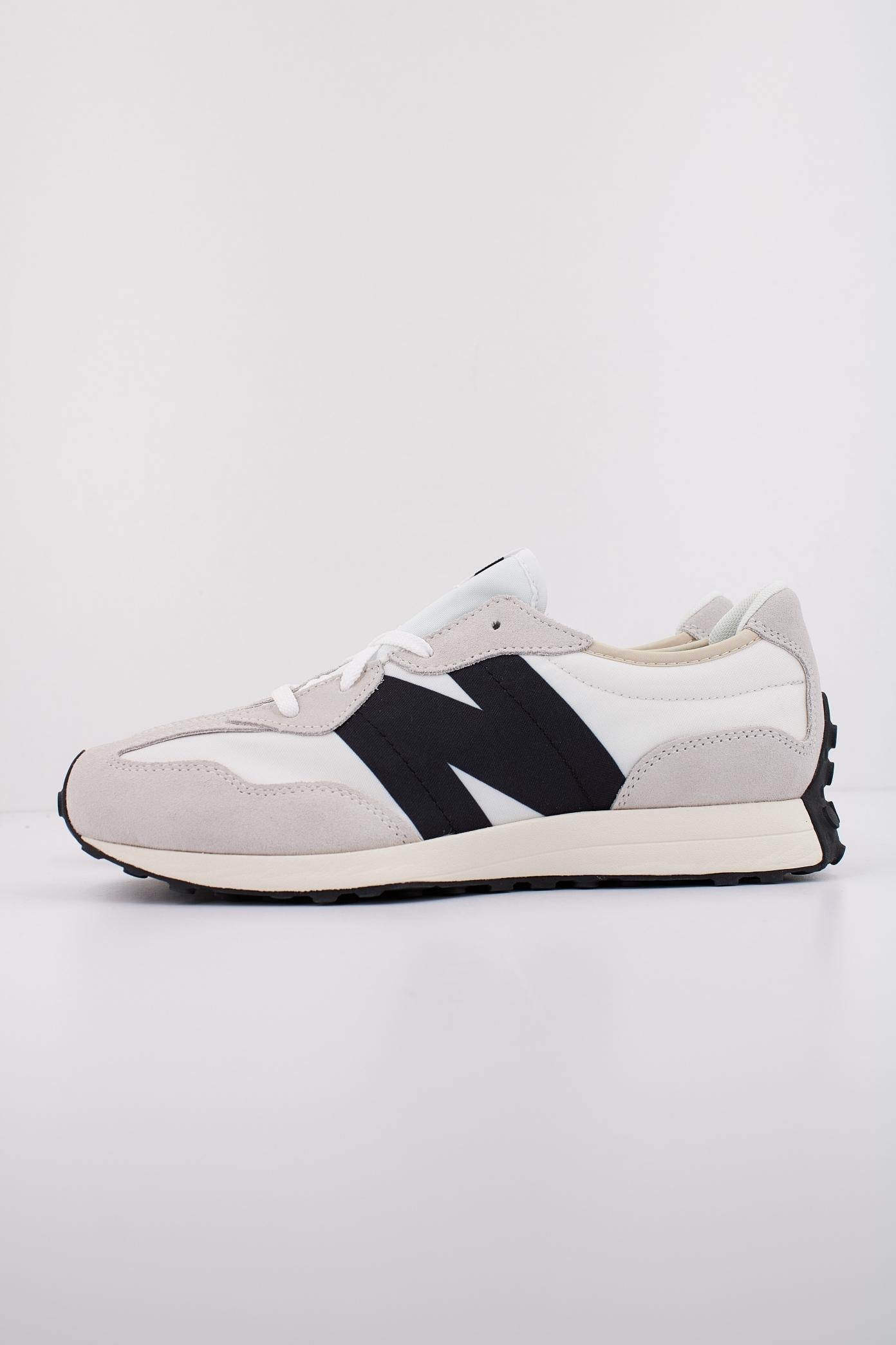 NEW BALANCE GS FE  en color BLANCO  (1)
