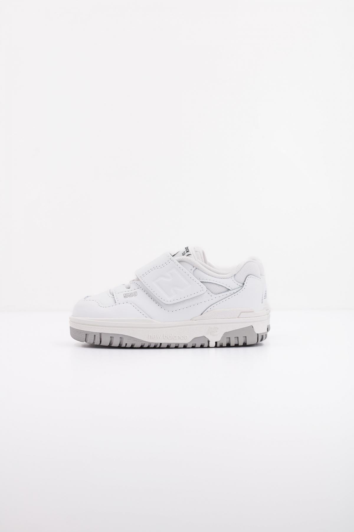 NEW BALANCE PB KIDS COURT en color BLANCO  (1)