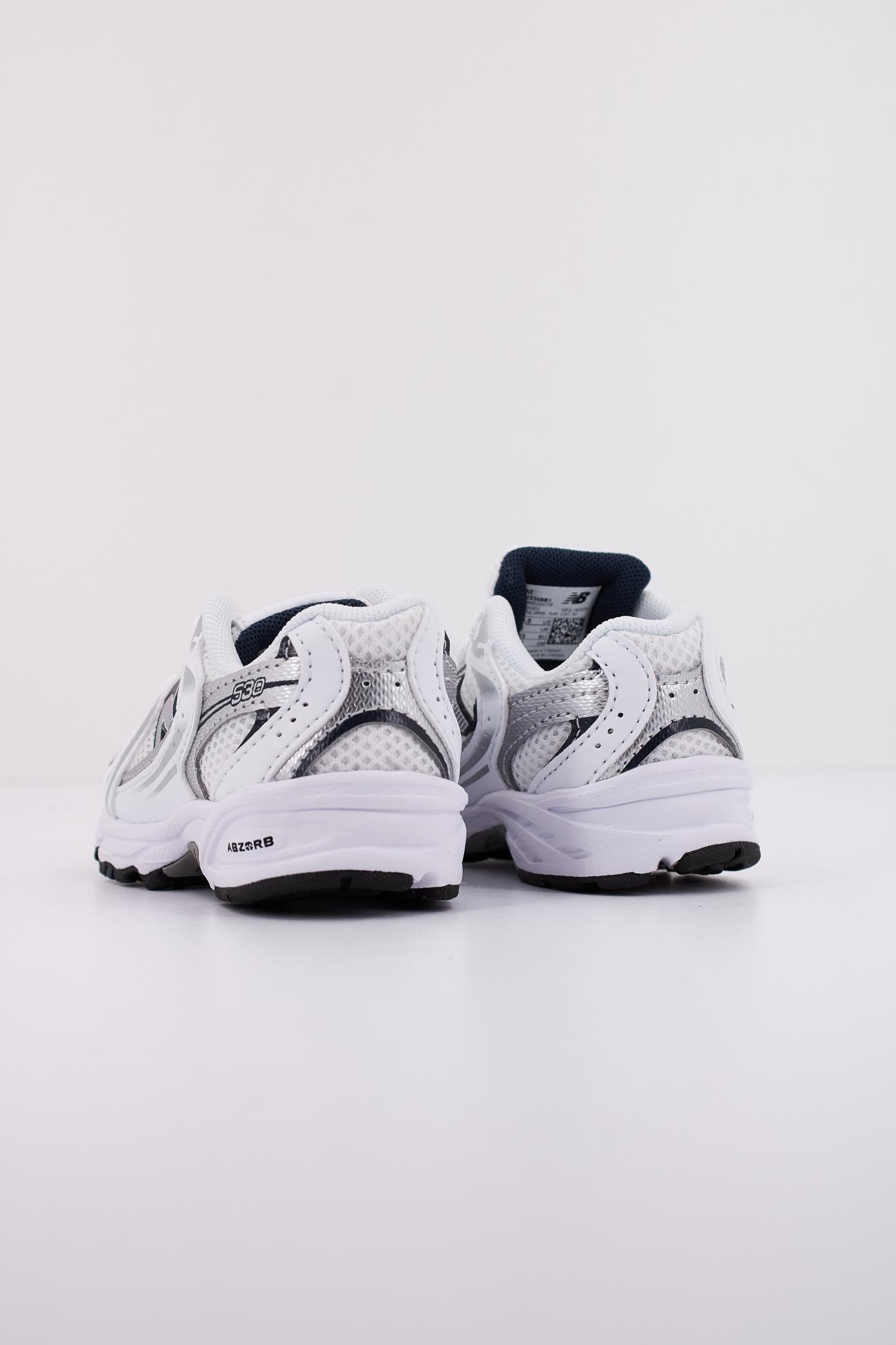 NEW BALANCE IZ SB KIDS en color BLANCO  (4)