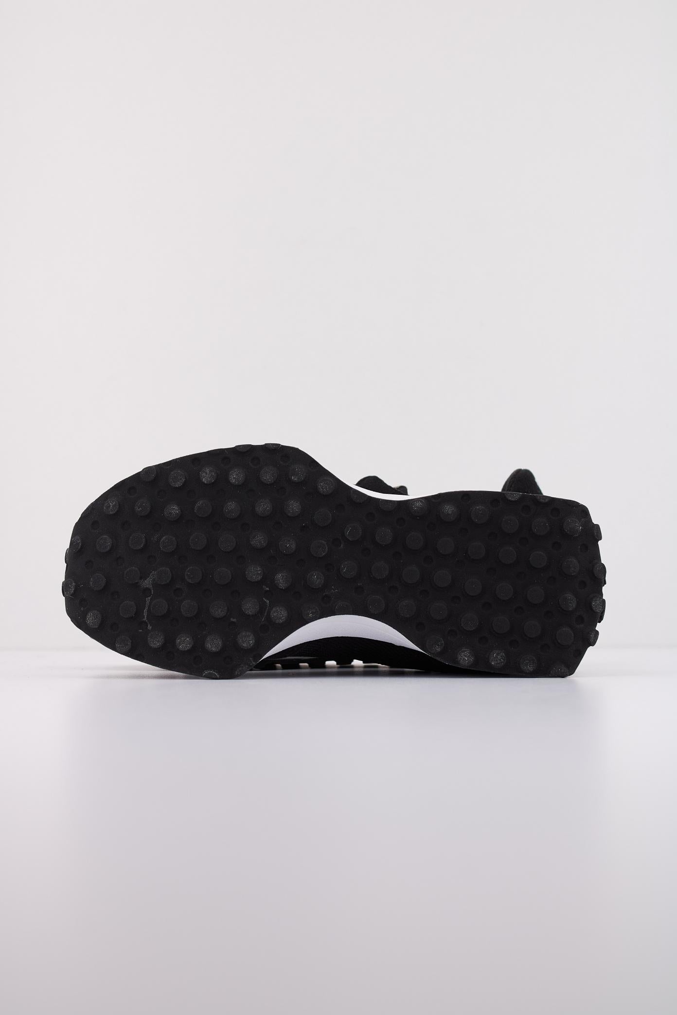 NEW BALANCE PH en color NEGRO  (5)