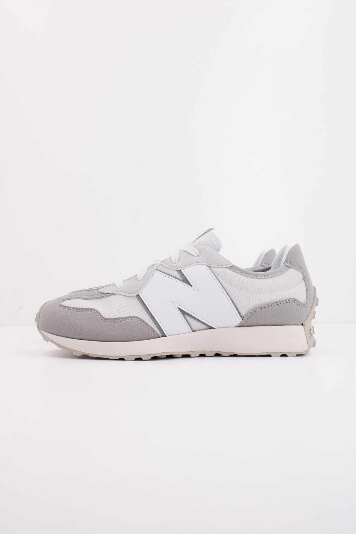NEW BALANCE GS GM KIDS  en color GRIS  (1)