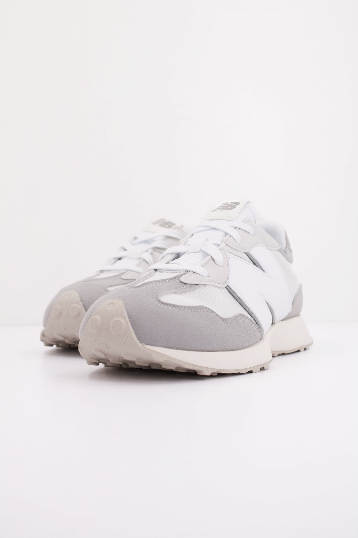 NEW BALANCE GS GM KIDS  en color GRIS  (2)