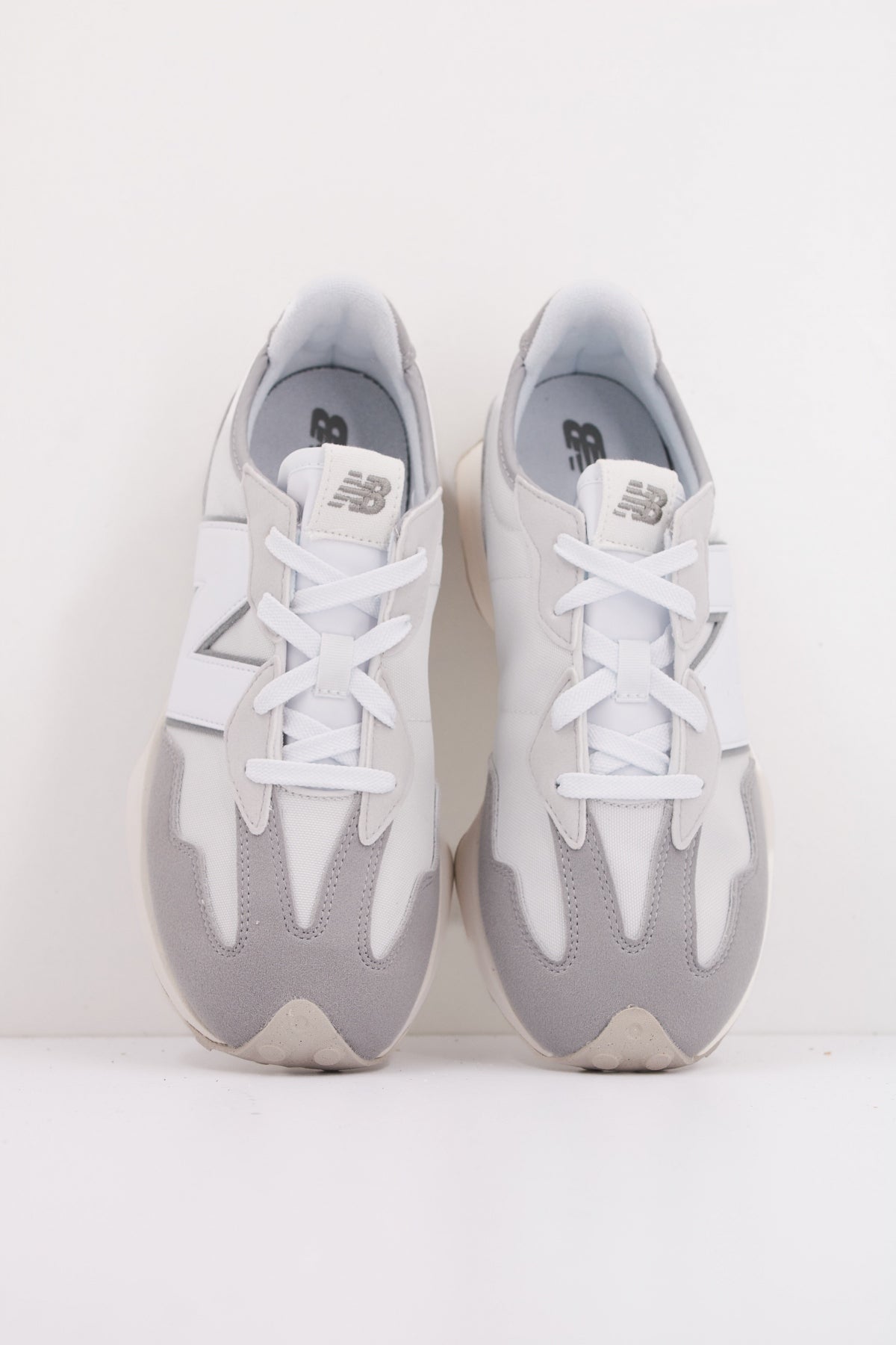 NEW BALANCE GS GM KIDS  en color GRIS  (3)