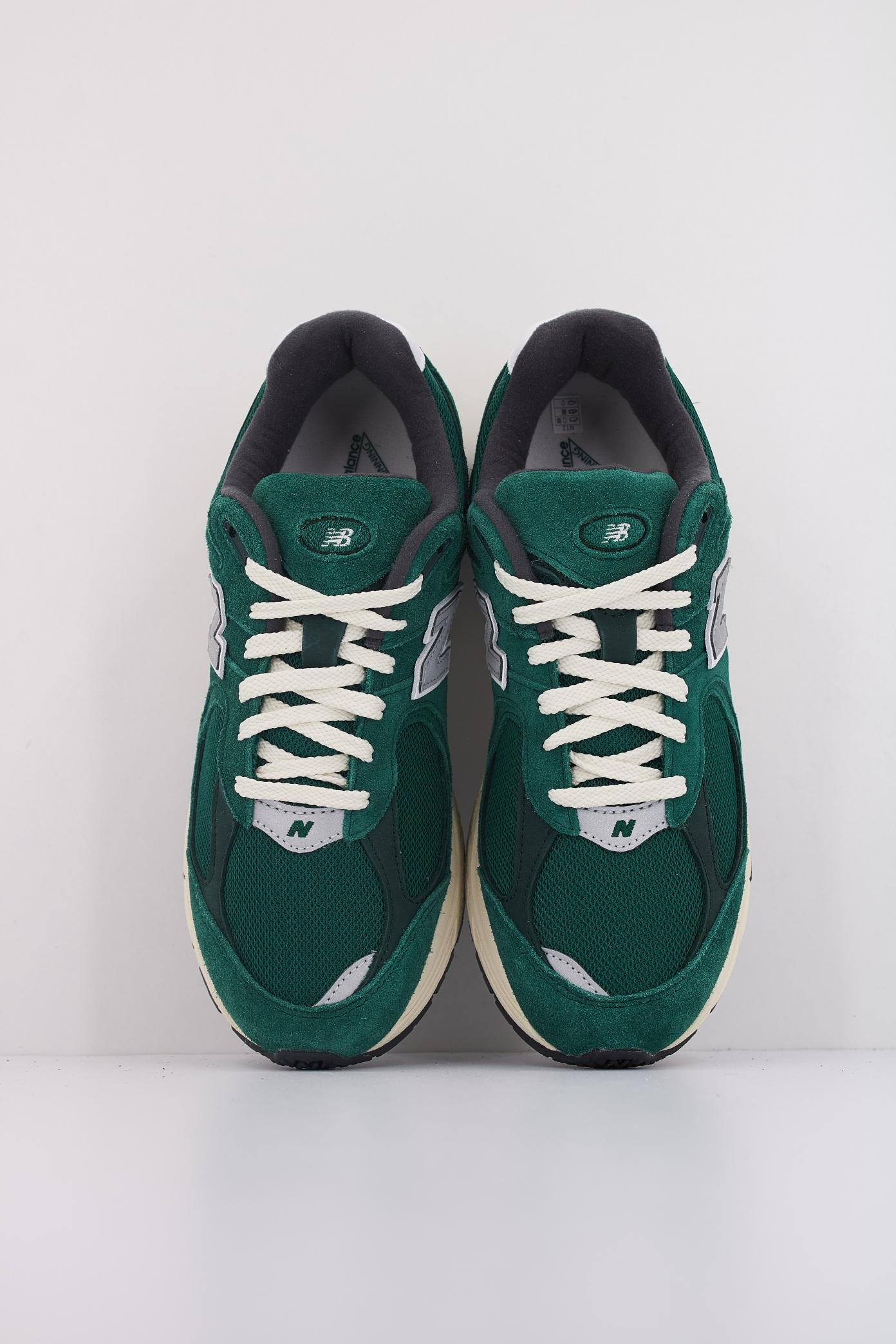 NEW BALANCE M  en color VERDE  (3)
