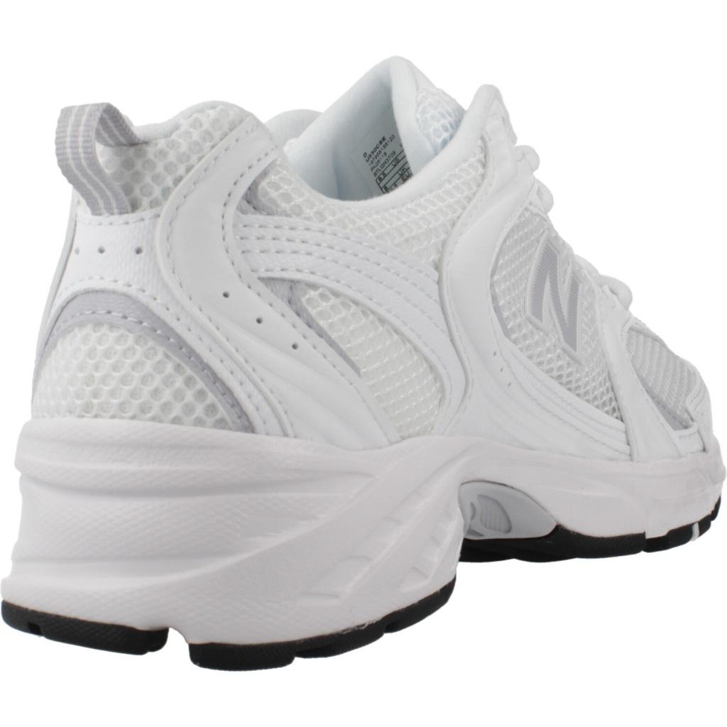 NEW BALANCE U  en color BLANCO  (3)