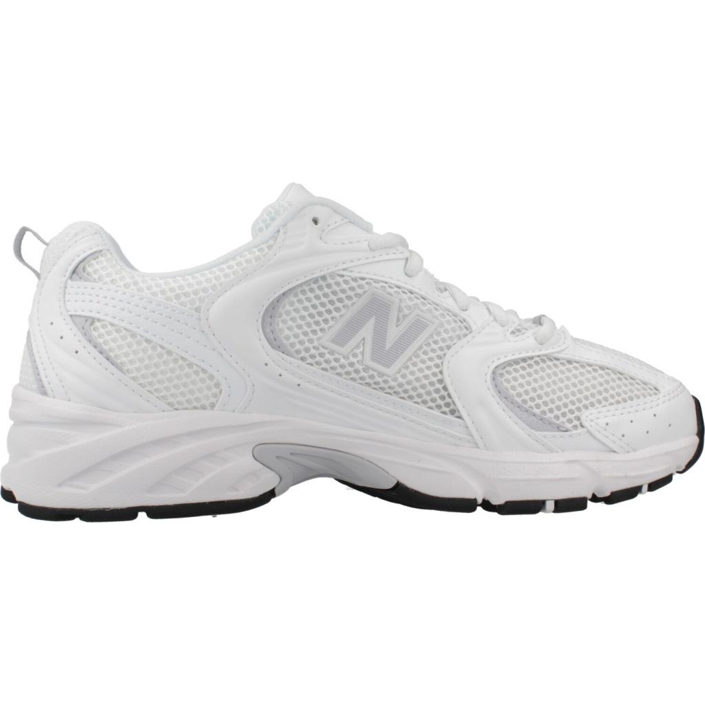 NEW BALANCE U  en color BLANCO  (4)
