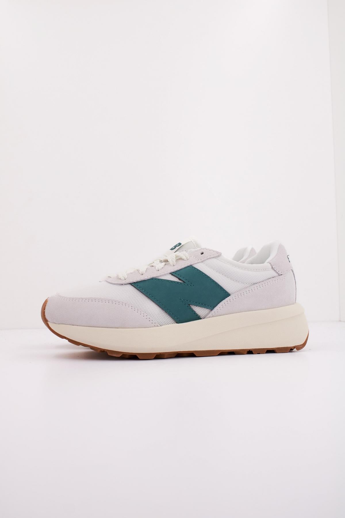 NEW BALANCE U  en color BLANCO  (1)