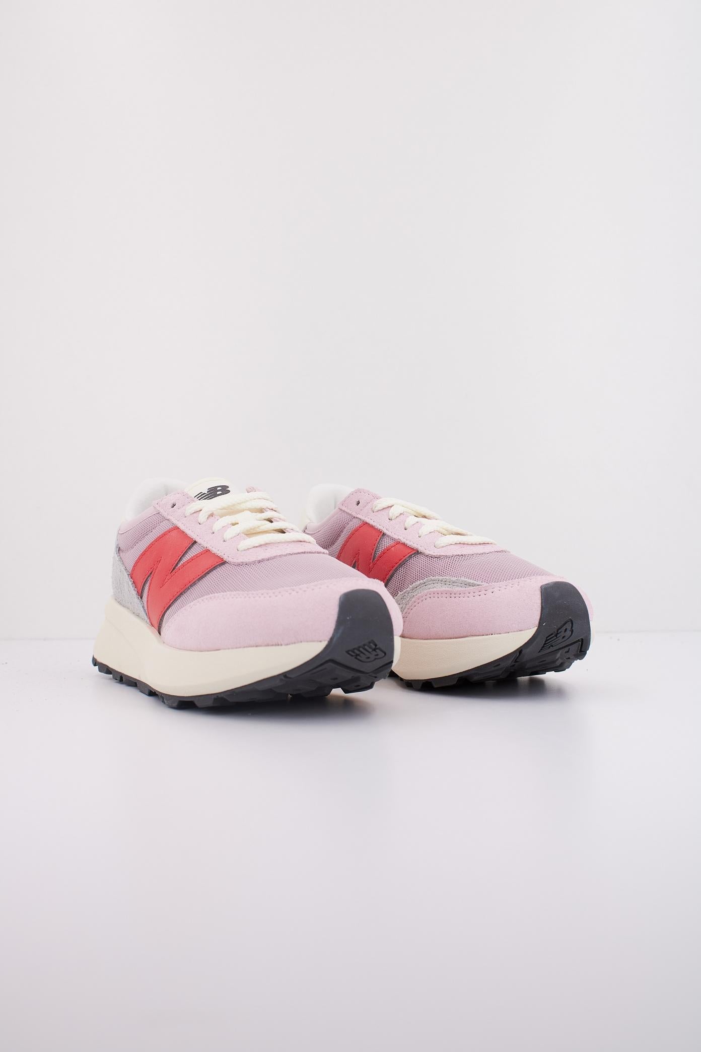 NEW BALANCE U en color ROSA  (2)