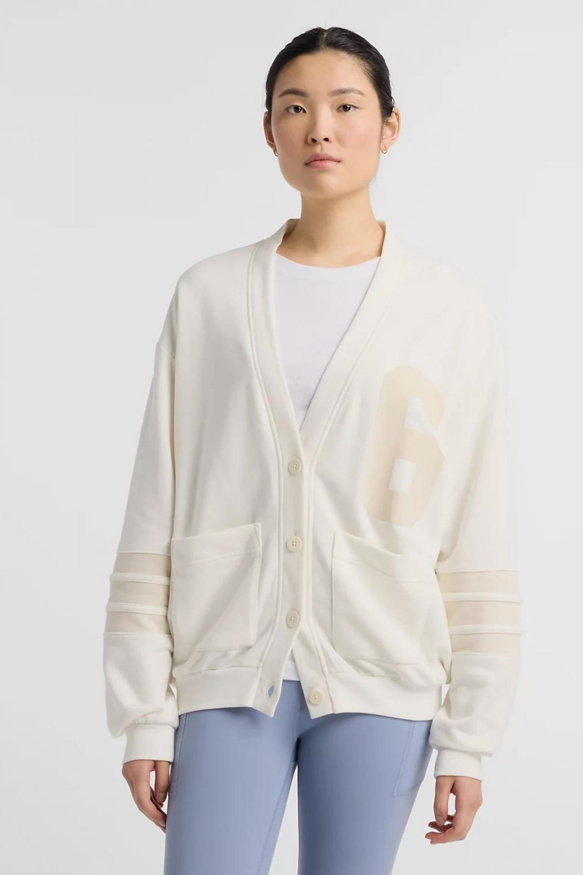 NEW BALANCE COASTAL FLEECE CARDIGAN en color BLANCO  (1)