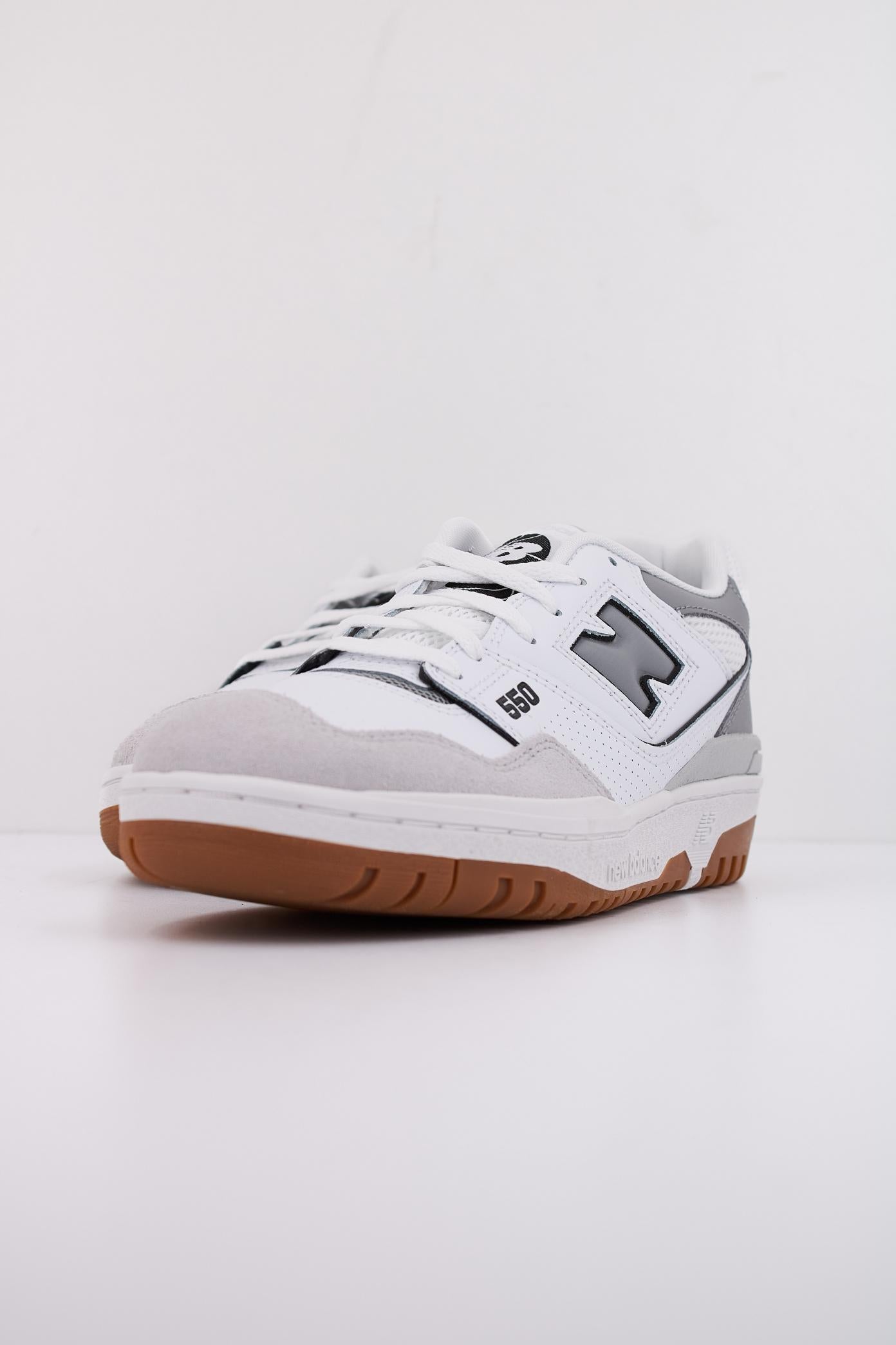 NEW BALANCE BB ESC  en color BLANCO  (2)