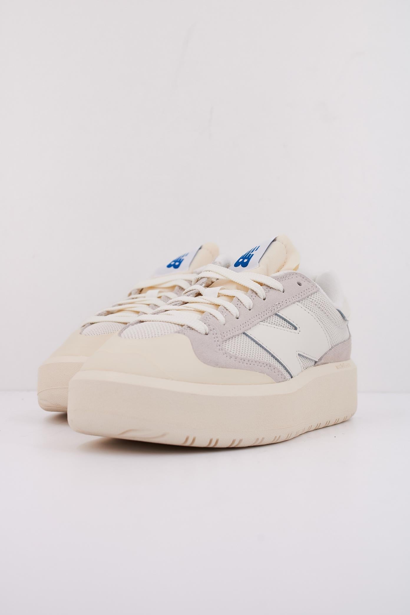 NEW BALANCE CT RB  en color BLANCO  (2)