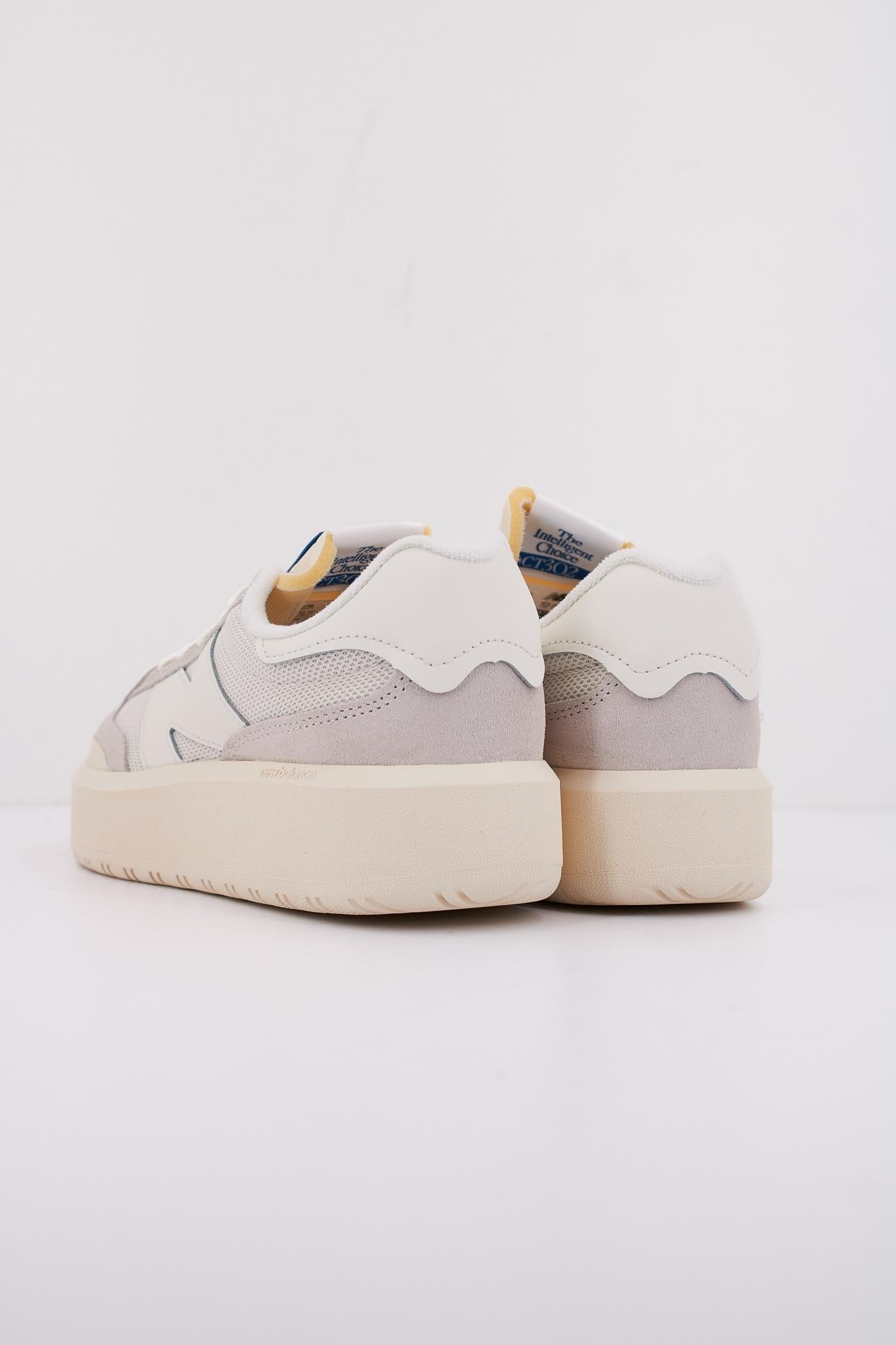 NEW BALANCE CT RB  en color BLANCO  (4)