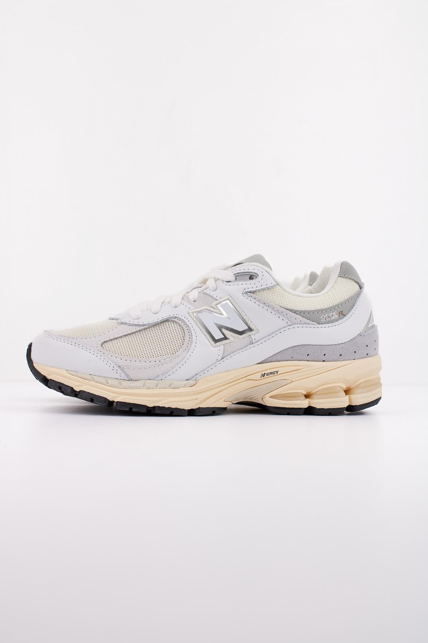 NEW BALANCE M  en color BLANCO  (1)