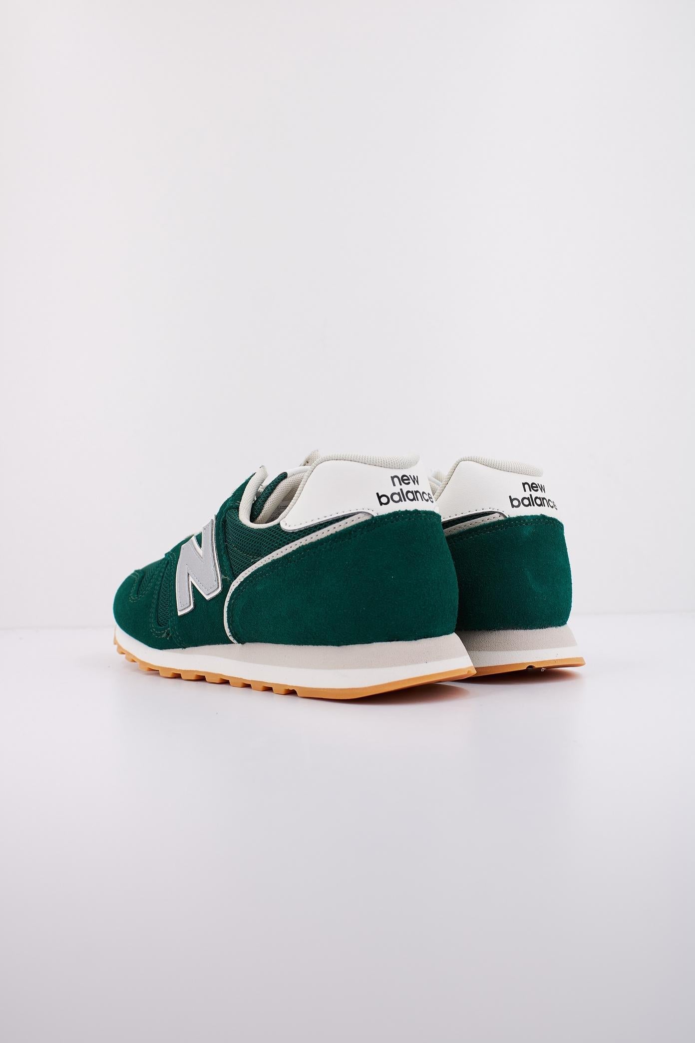 NEW BALANCE ML  en color VERDE  (4)