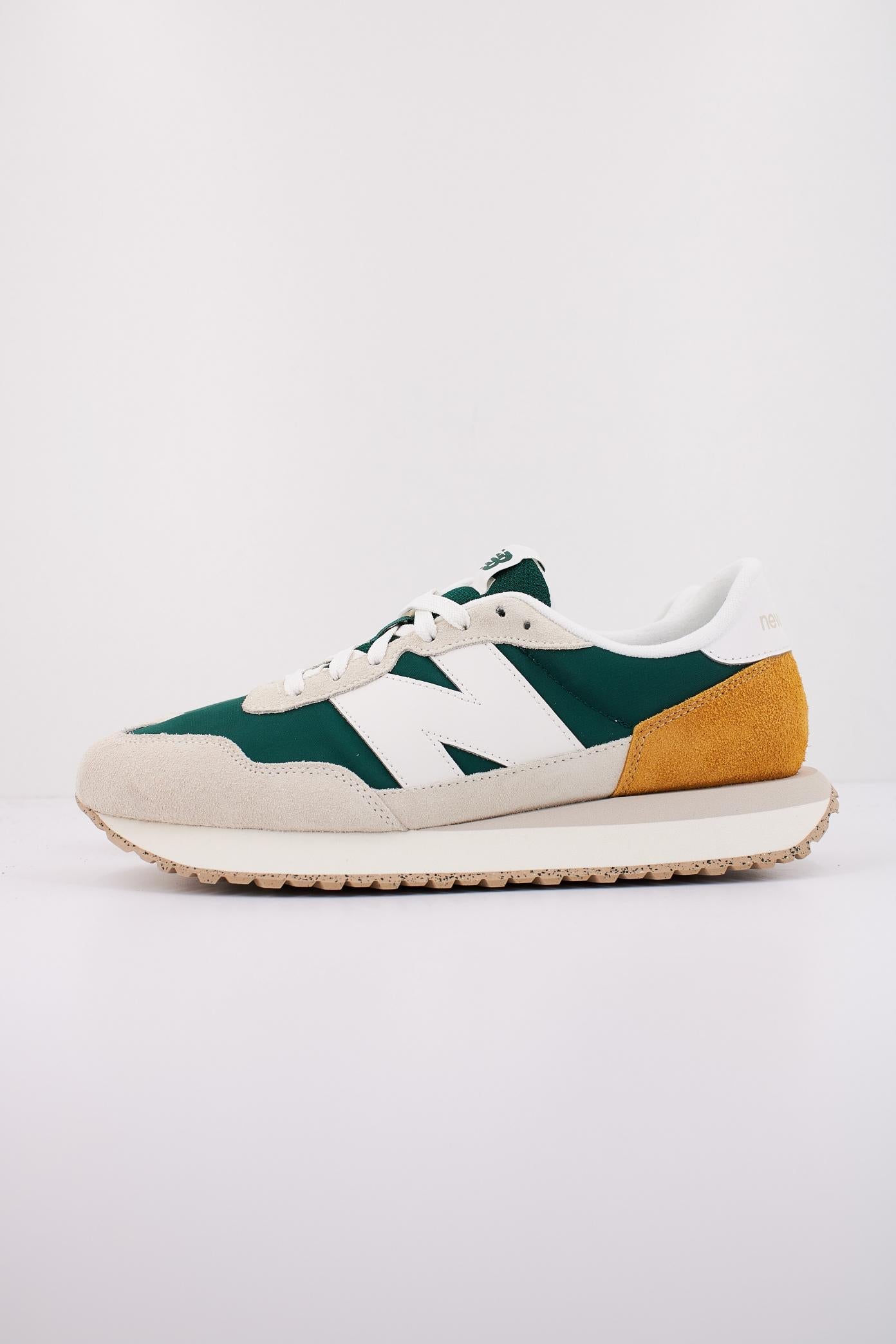 NEW BALANCE MS en color VERDE  (1)